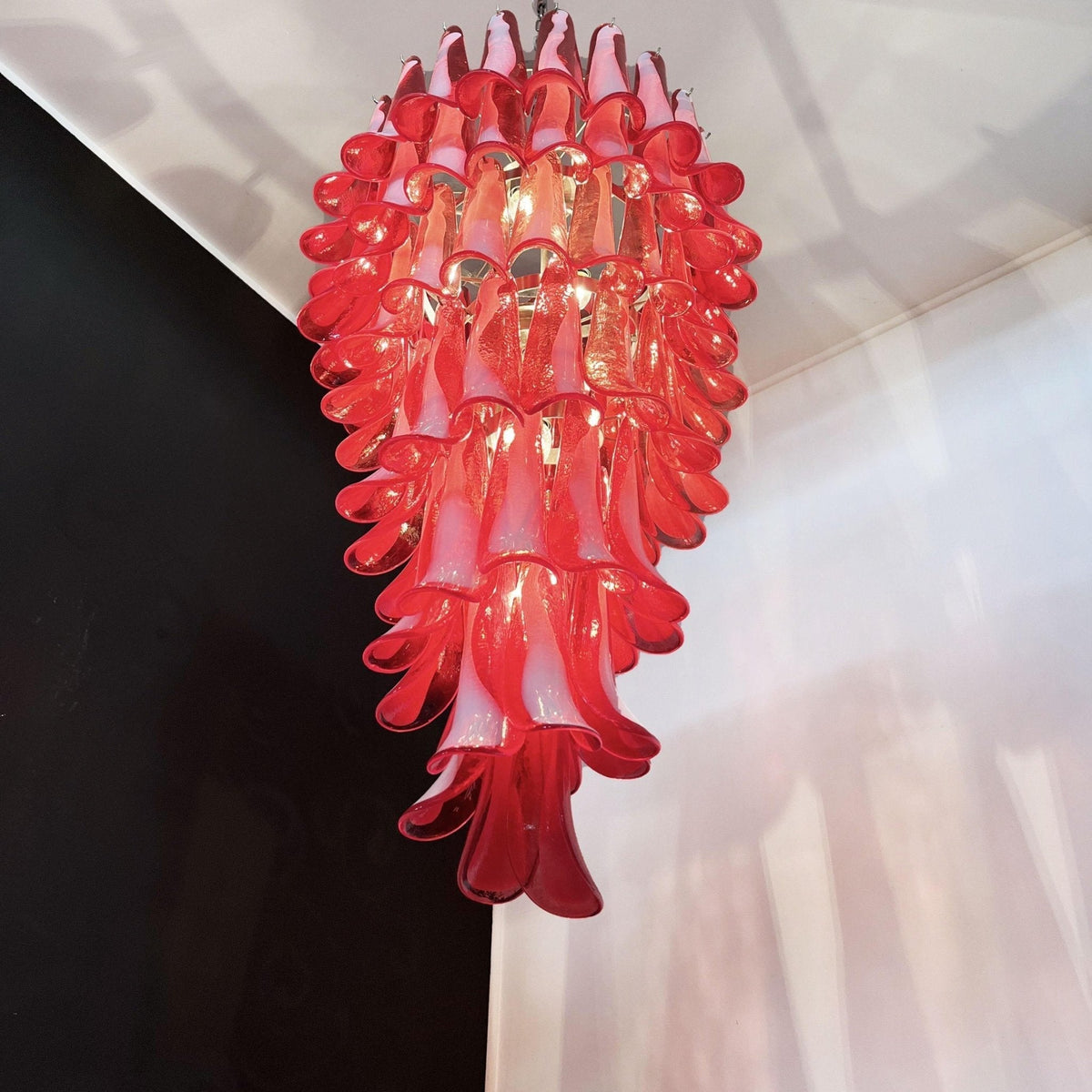 Viraisira Chandelier Red White Murano Spiral Petals
