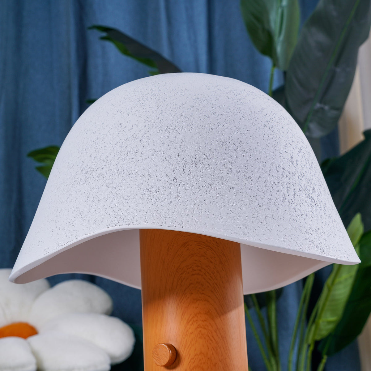Wond Resin Wood Table Lamp