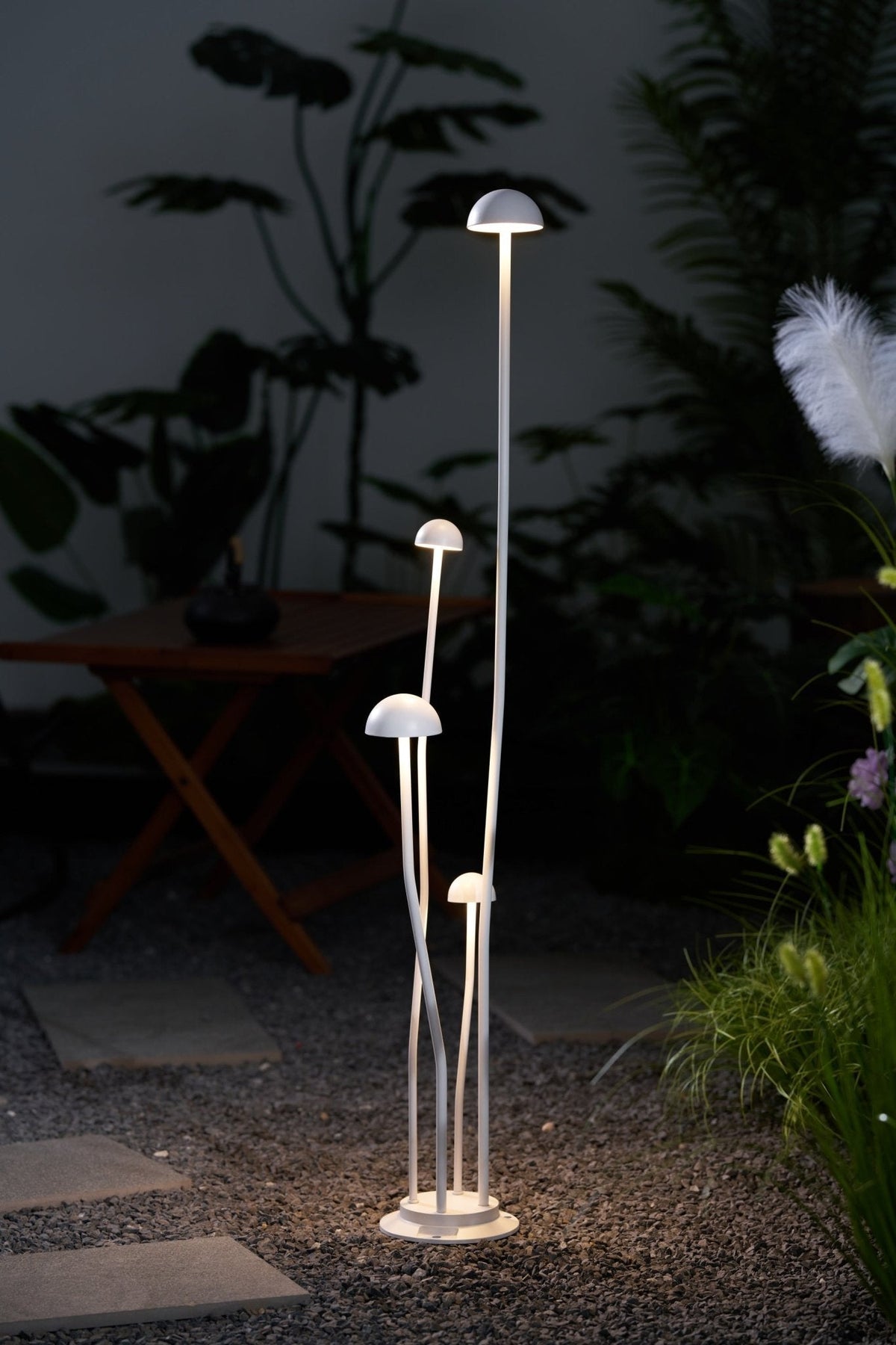 Nolv Outdoor Lamp
