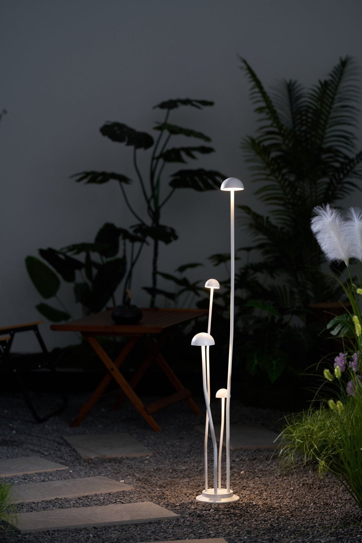 Nolv Outdoor Lamp
