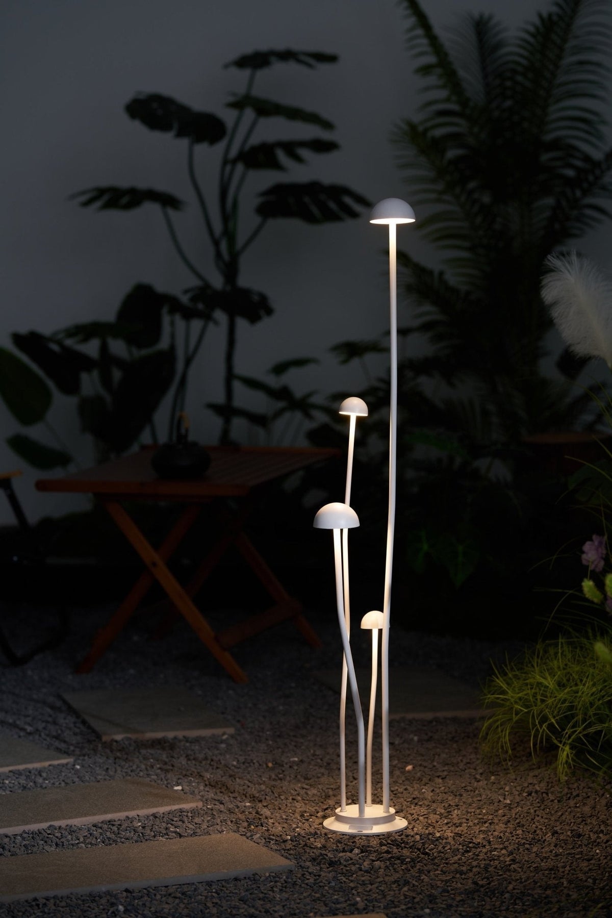 Nolv Outdoor Lamp