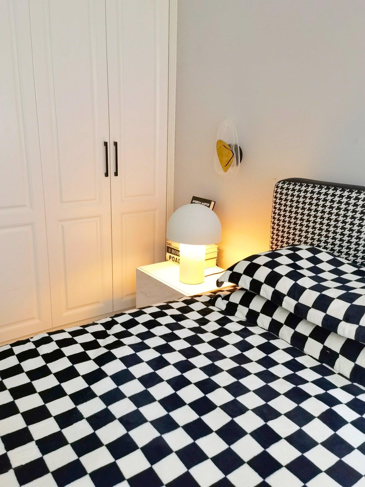 Urathen Retro Table Lamp
