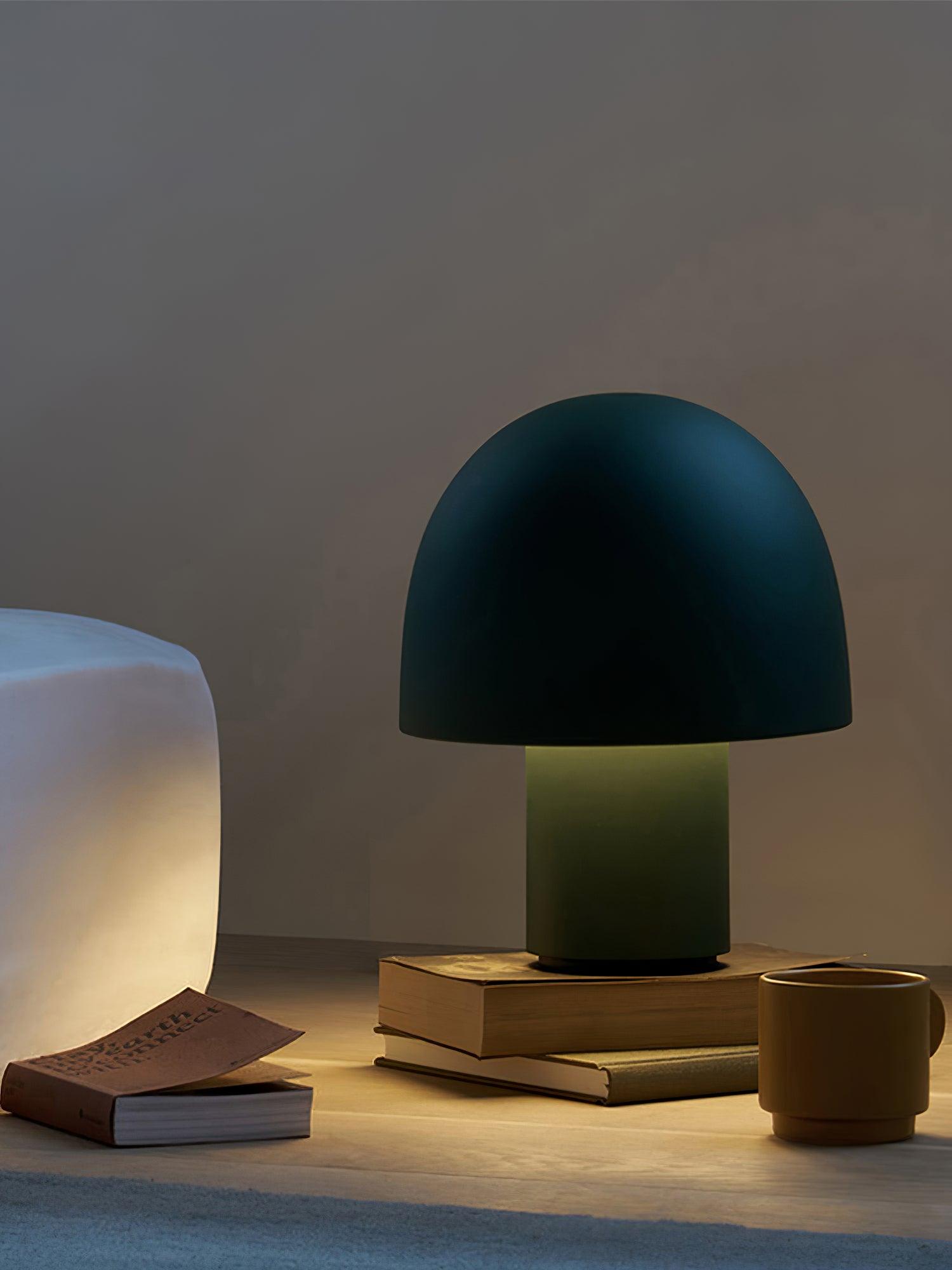 Urathen Retro Table Lamp