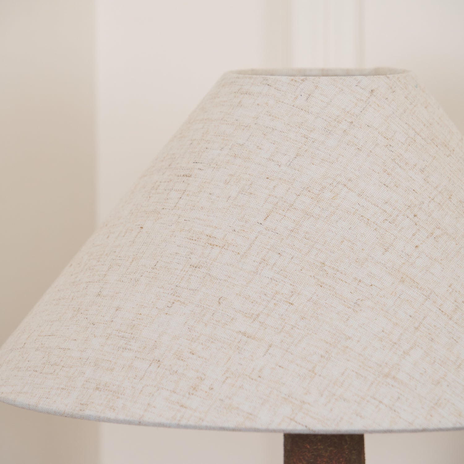 Navoer Fabric Artistic Table Lamp