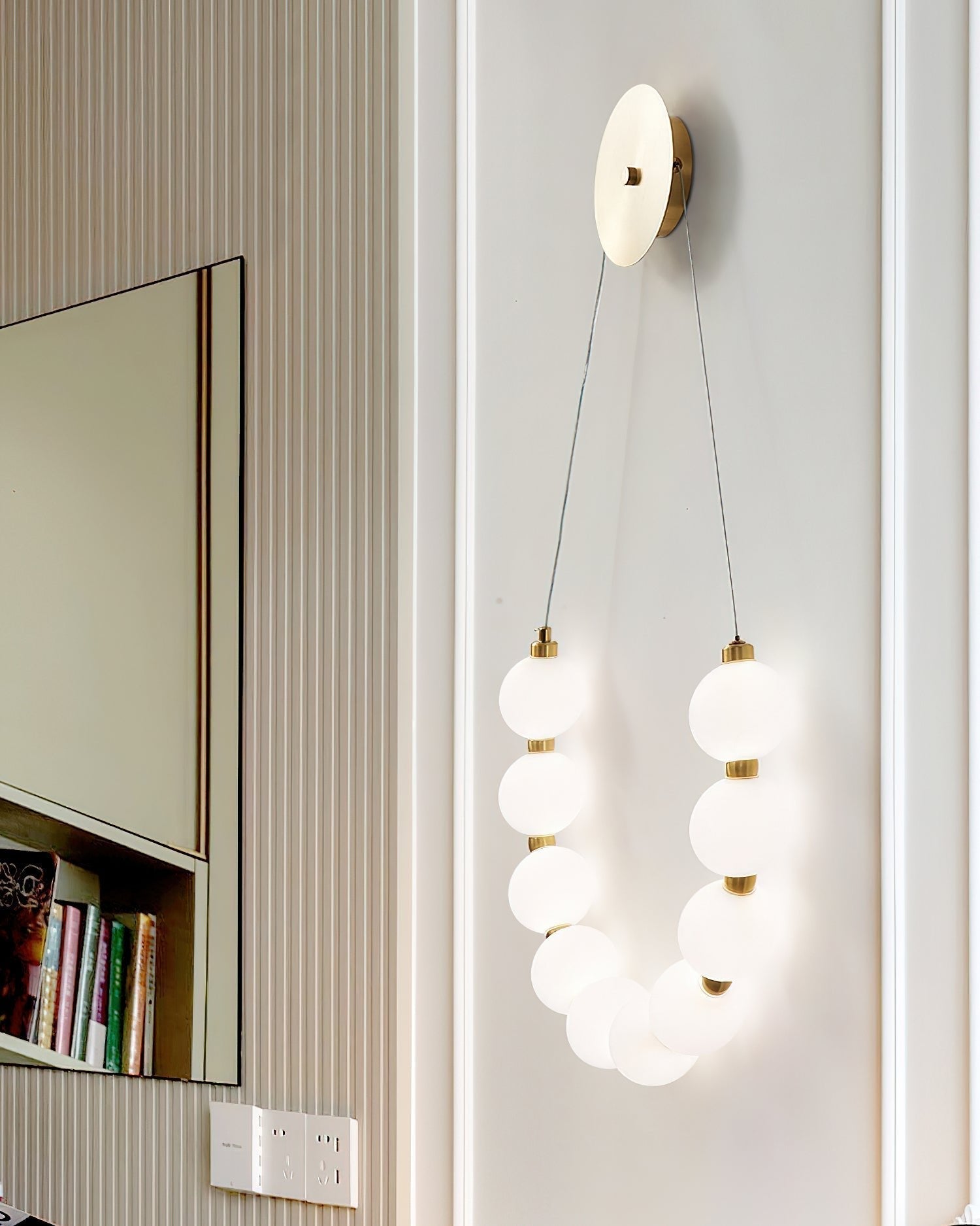Ilirel Art Necklace Loop Brass Wall Lamp