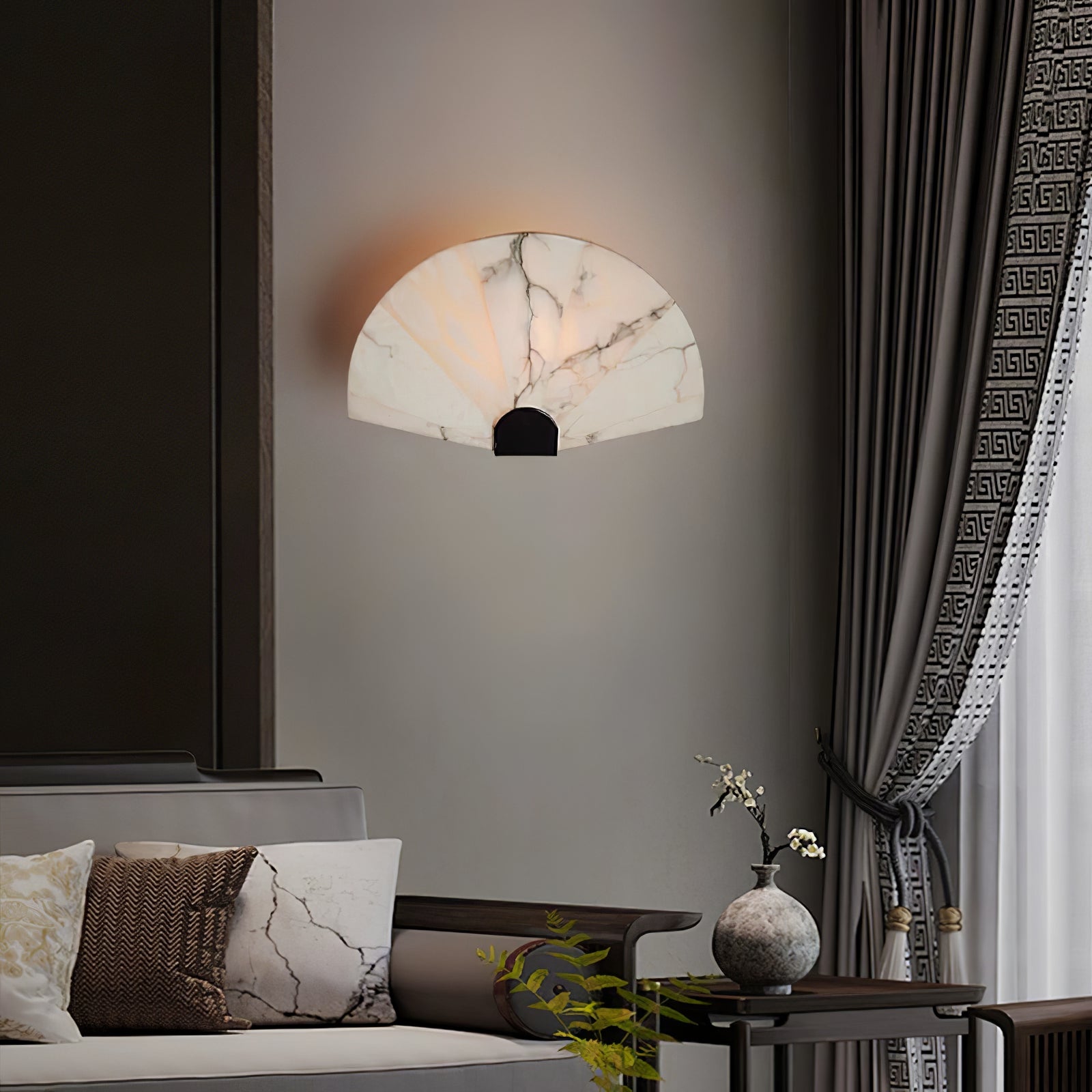 Nivelella Minimalist Alabaster Wall Light