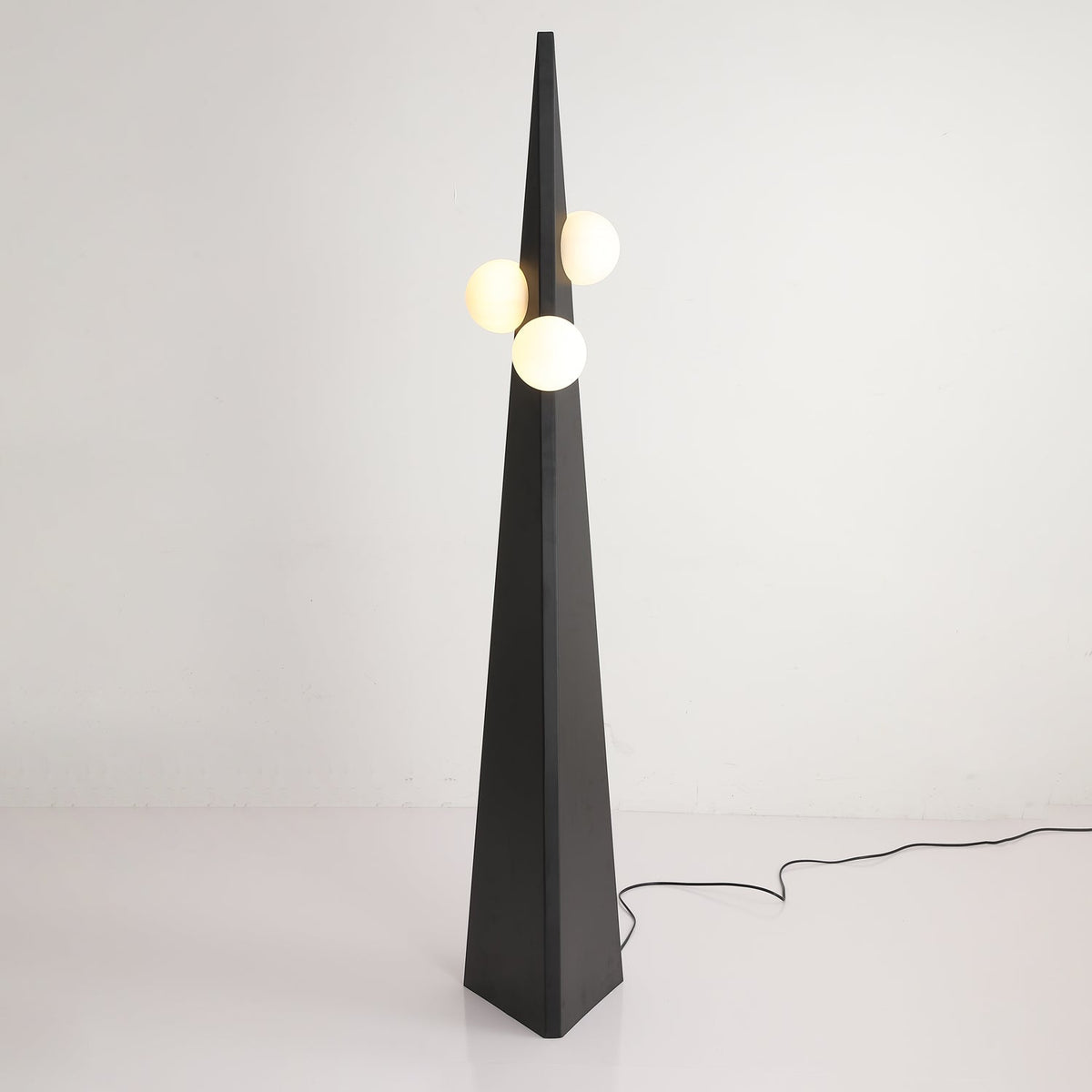 Lymarora Sculptural Floor Lamp