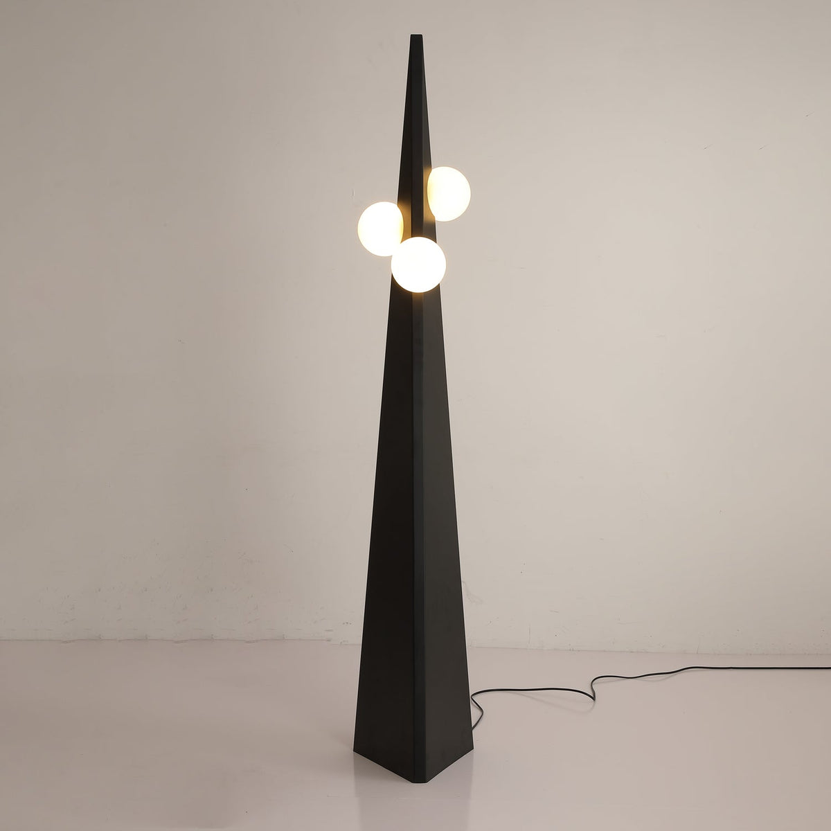 Lymarora Sculptural Floor Lamp