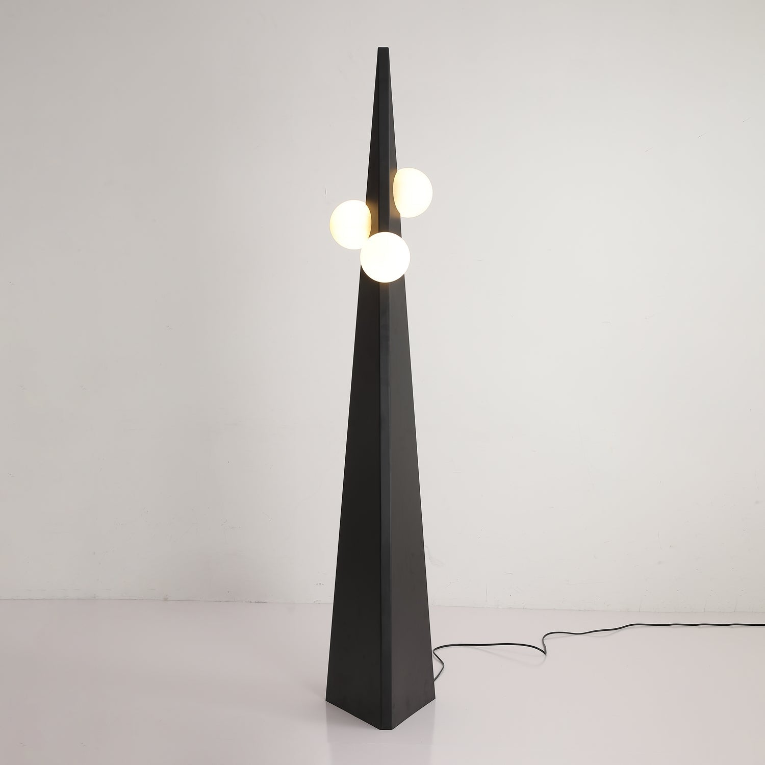 Lymarora Sculptural Floor Lamp