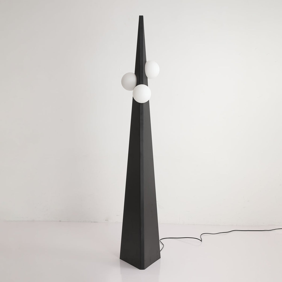 Lymarora Sculptural Floor Lamp