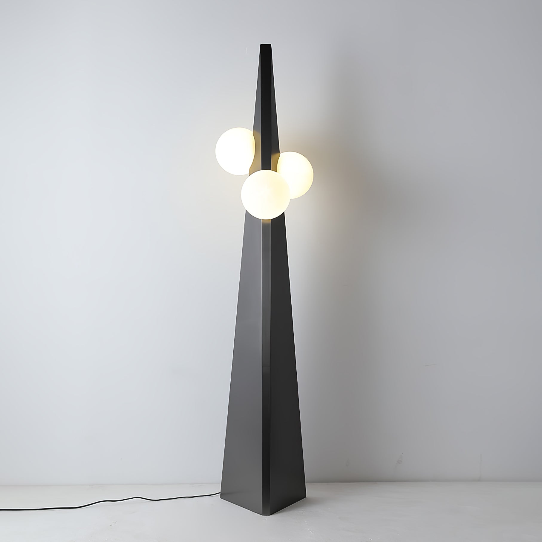 Lymarora Sculptural Floor Lamp