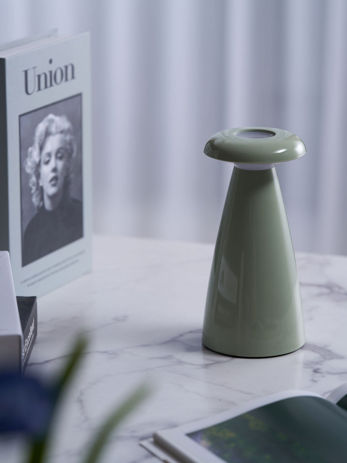Mushroove Ceramic Minimalist Table Lamp
