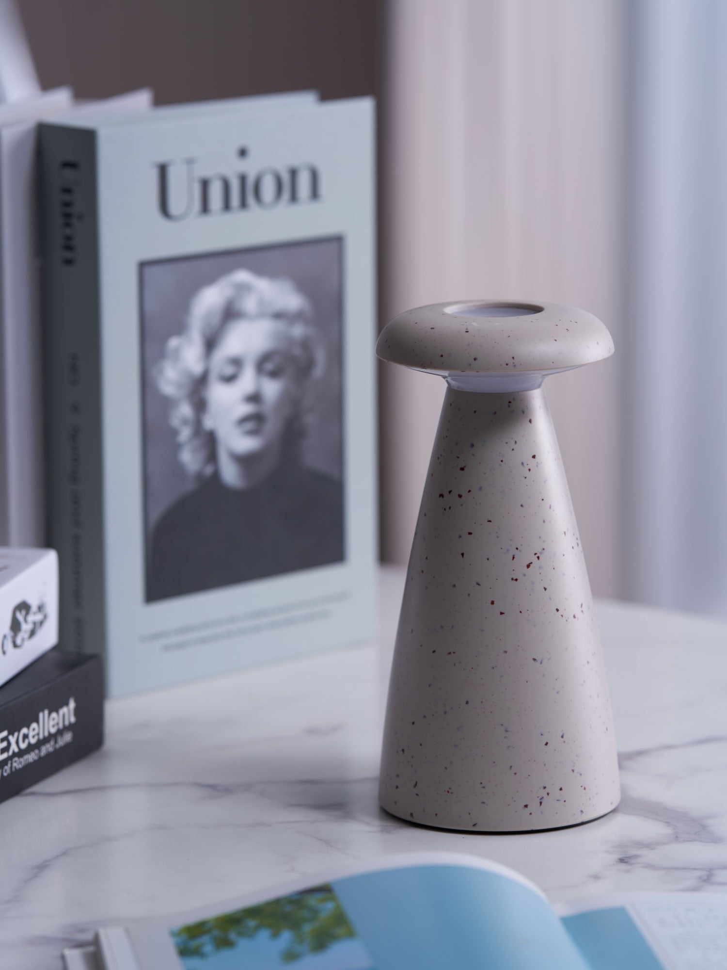 Mushroove Ceramic Minimalist Table Lamp