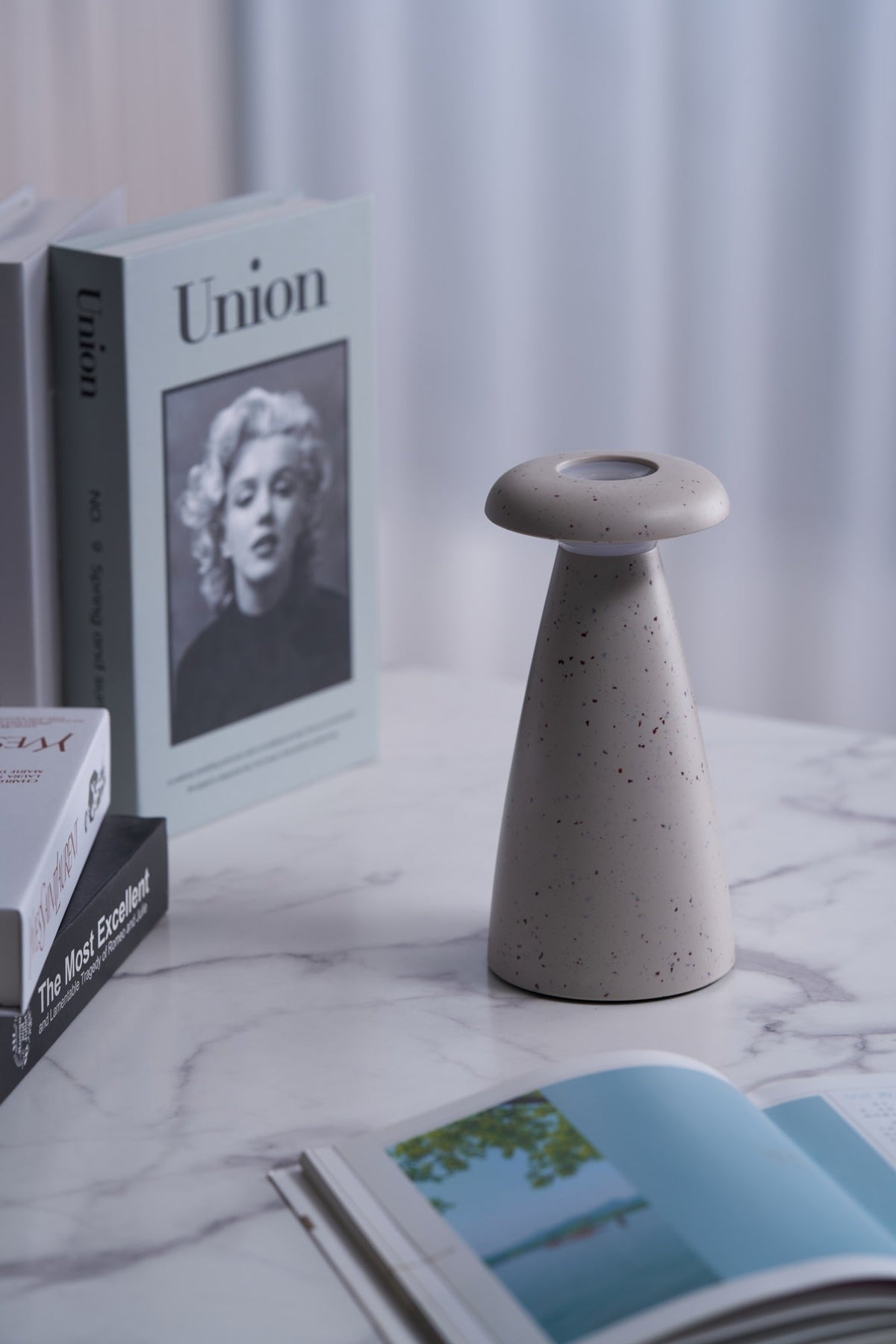 Mushroove Ceramic Minimalist Table Lamp