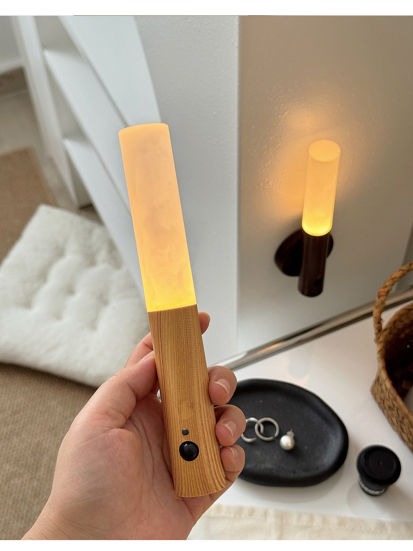 Hexl Magnet Rechargeable Wall Lamp