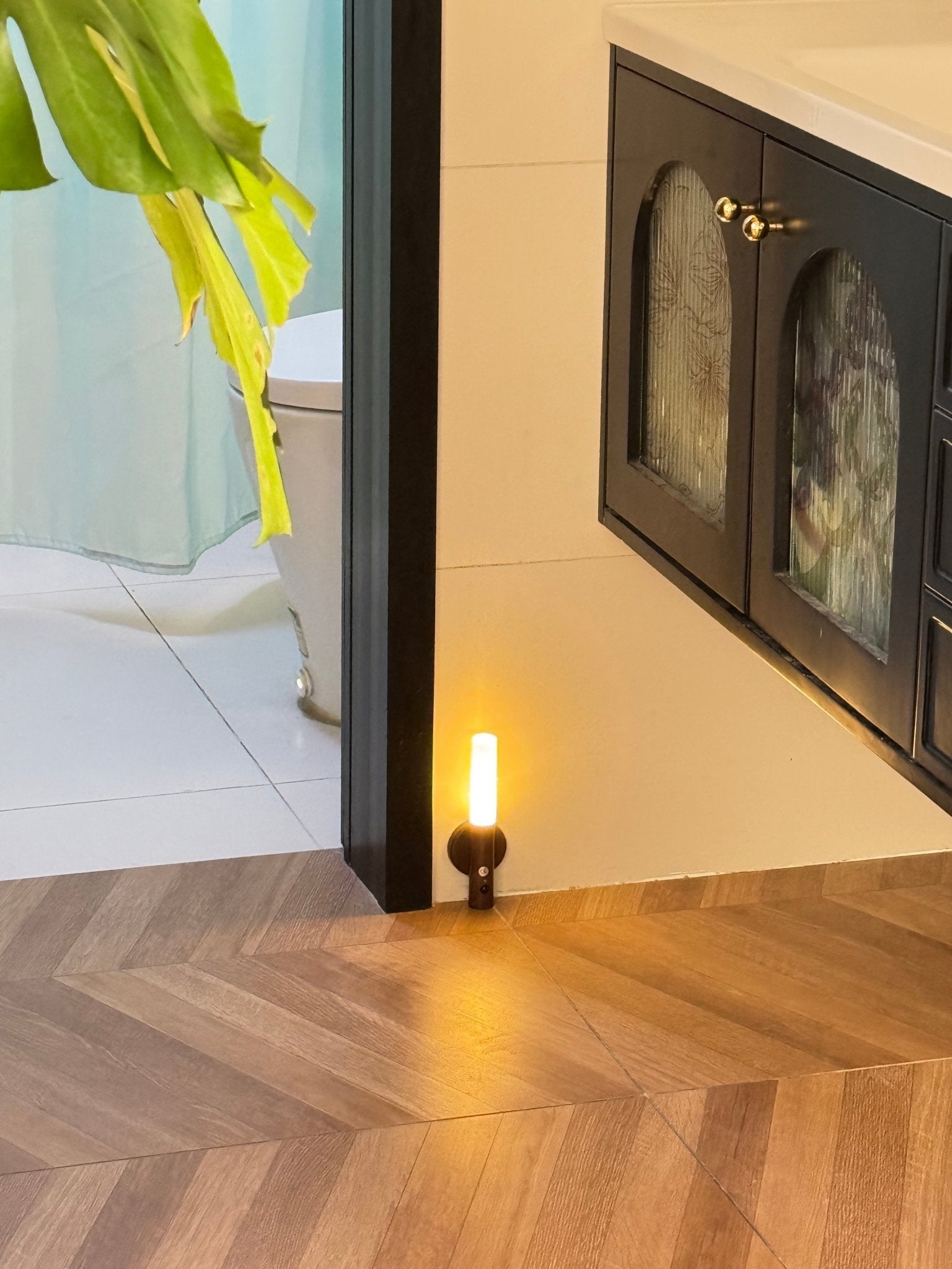 Hexl Magnet Rechargeable Wall Lamp