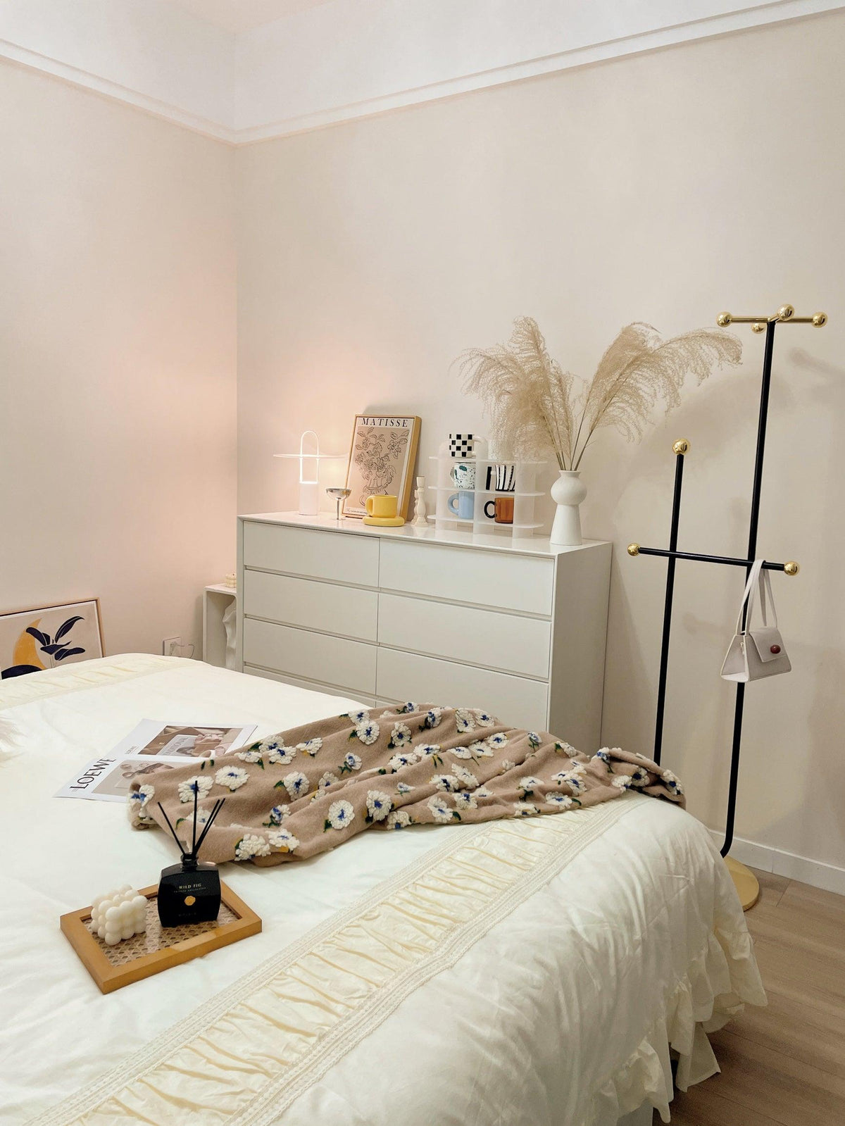 Hattie Modern Table Lamp
