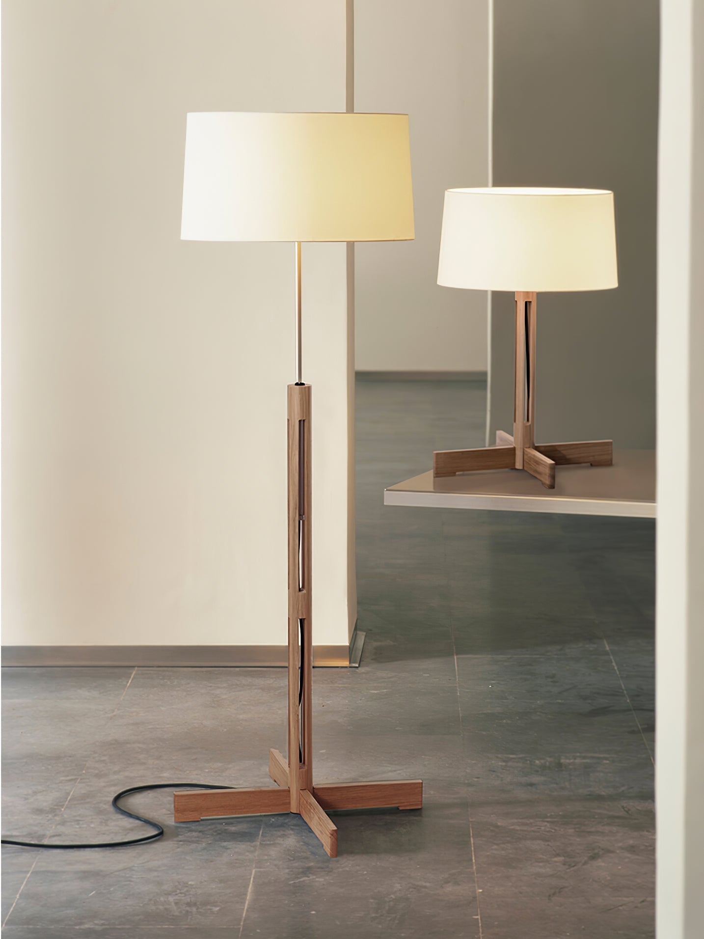 Rinivena Wood & Fabric Contemporary Table Lamp