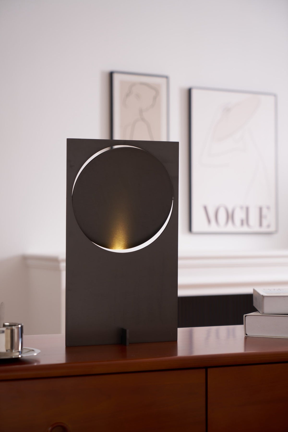 Terieriella Rotating Disc Table Lamp