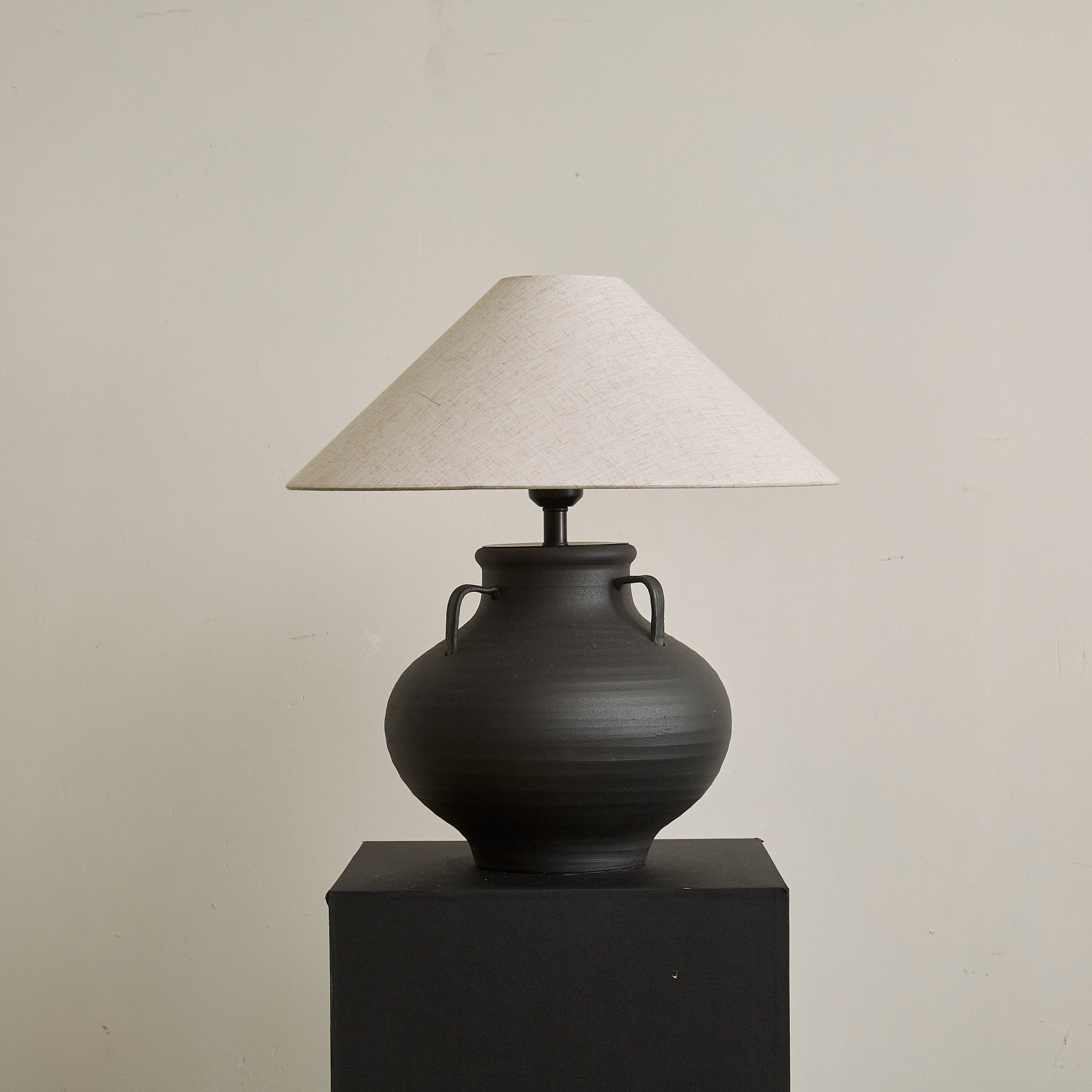 Clay Rustic Cone Jar Table Lamp