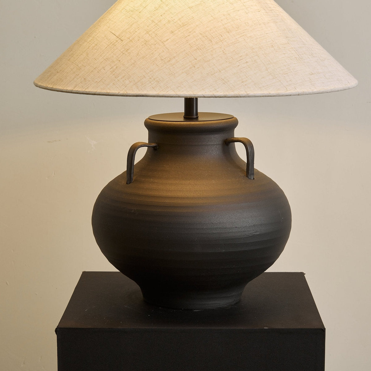 Clay Rustic Cone Jar Table Lamp