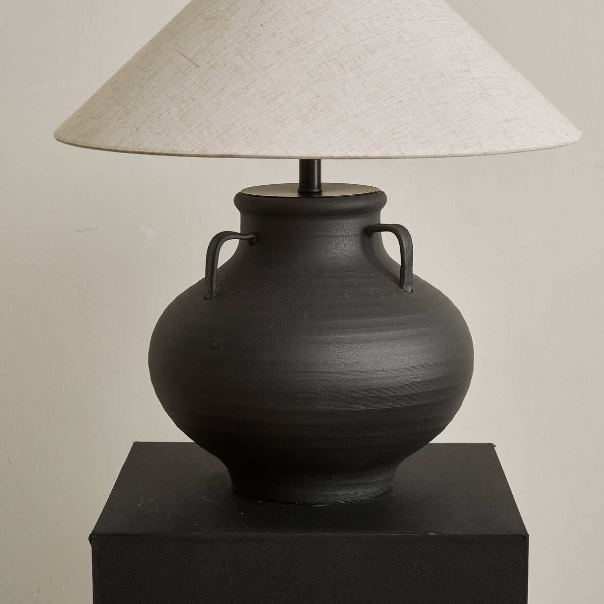 Clay Rustic Cone Jar Table Lamp