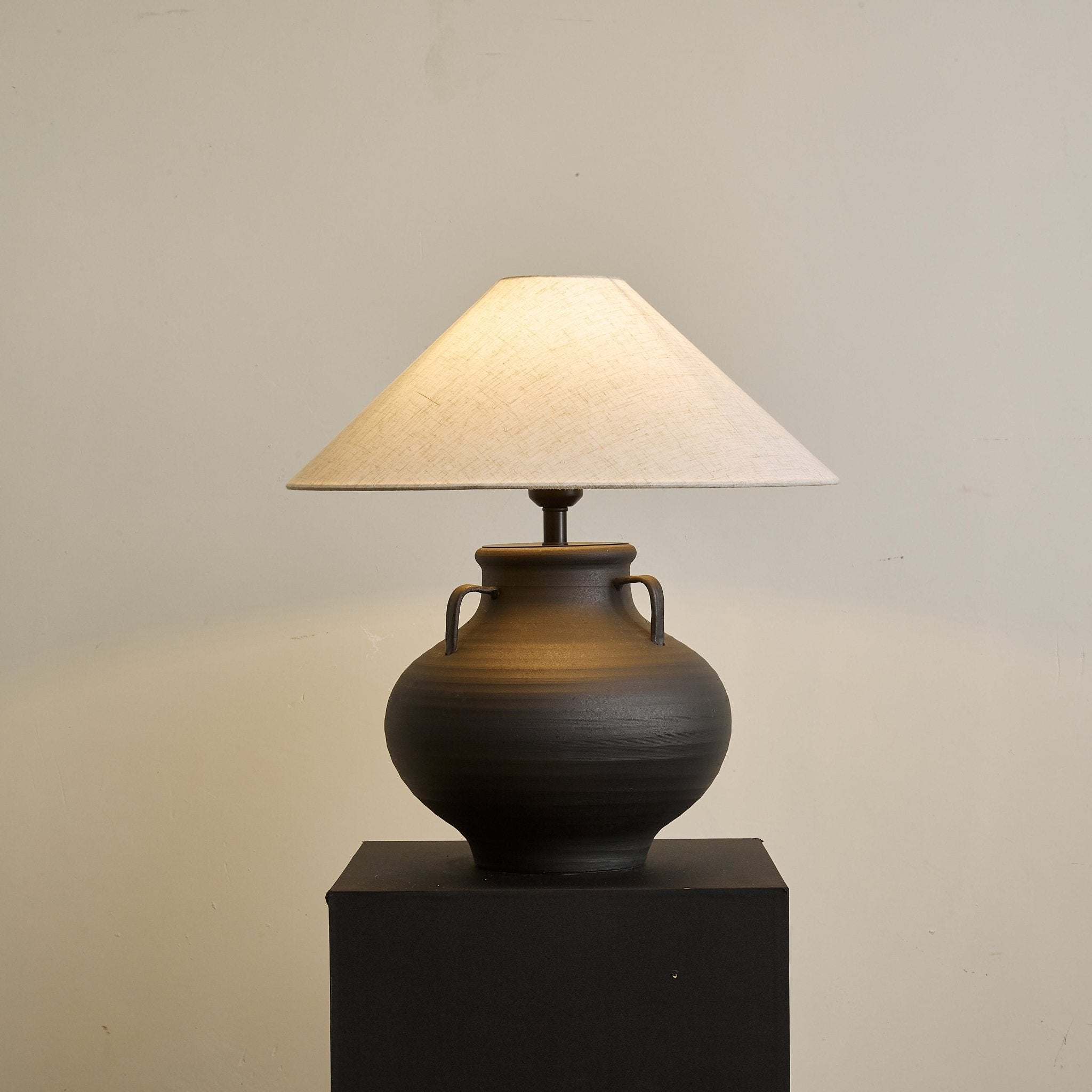 Clay Rustic Cone Jar Table Lamp