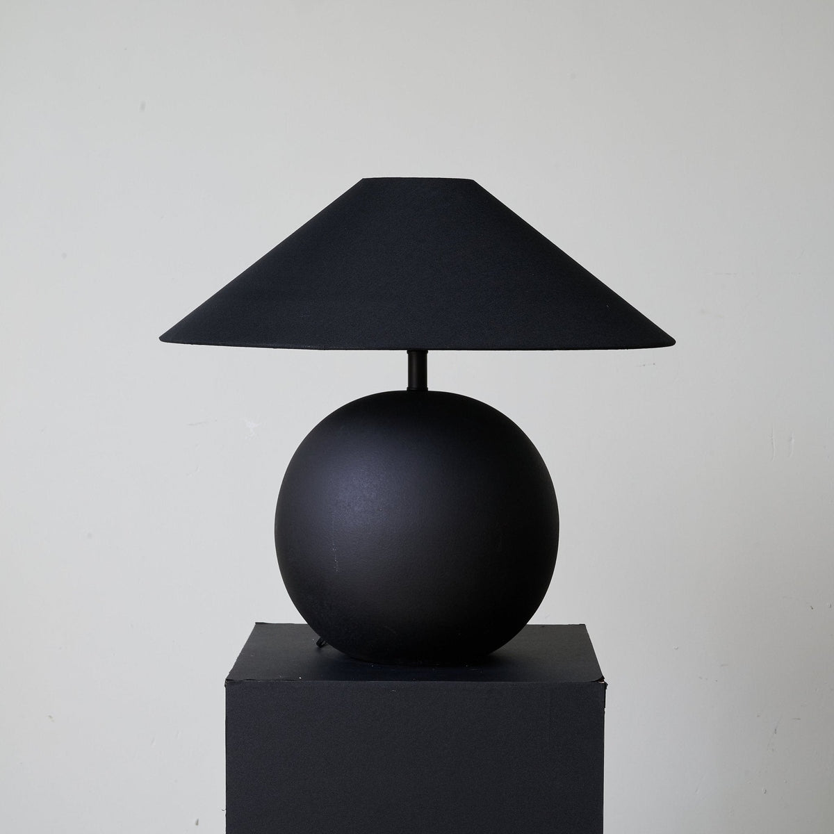 Elara Minimalist Ceramics Table Lamp