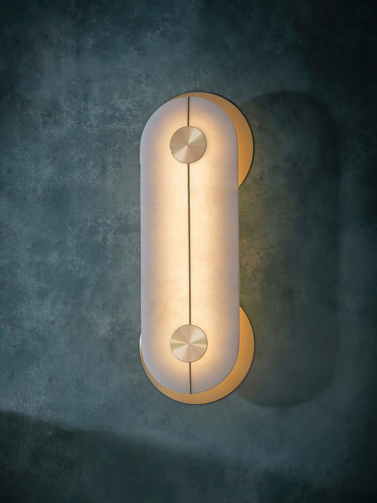 Avenireria Alabaster Wall Light