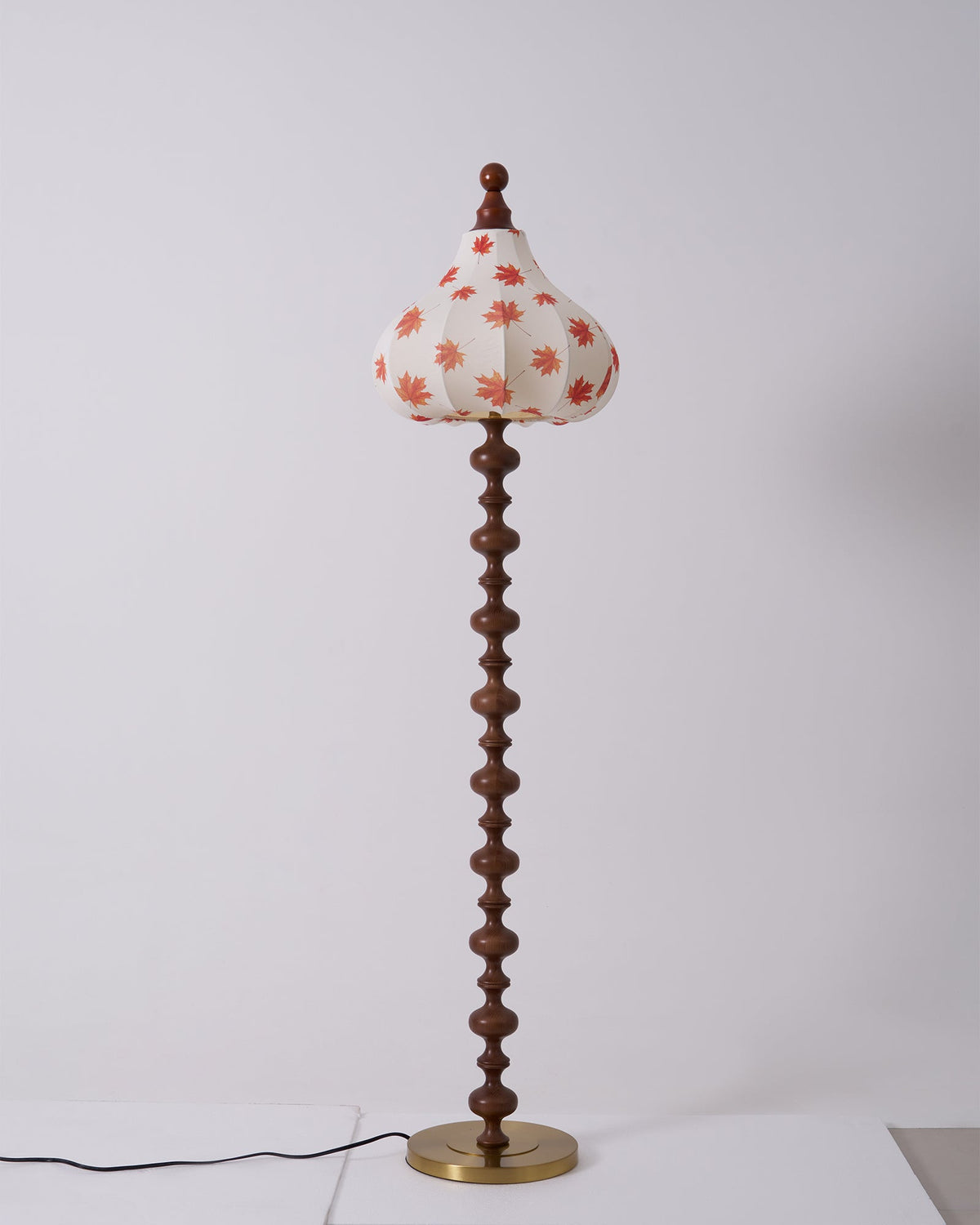 Qrathen Wood Fabric Retro Floor Lamp