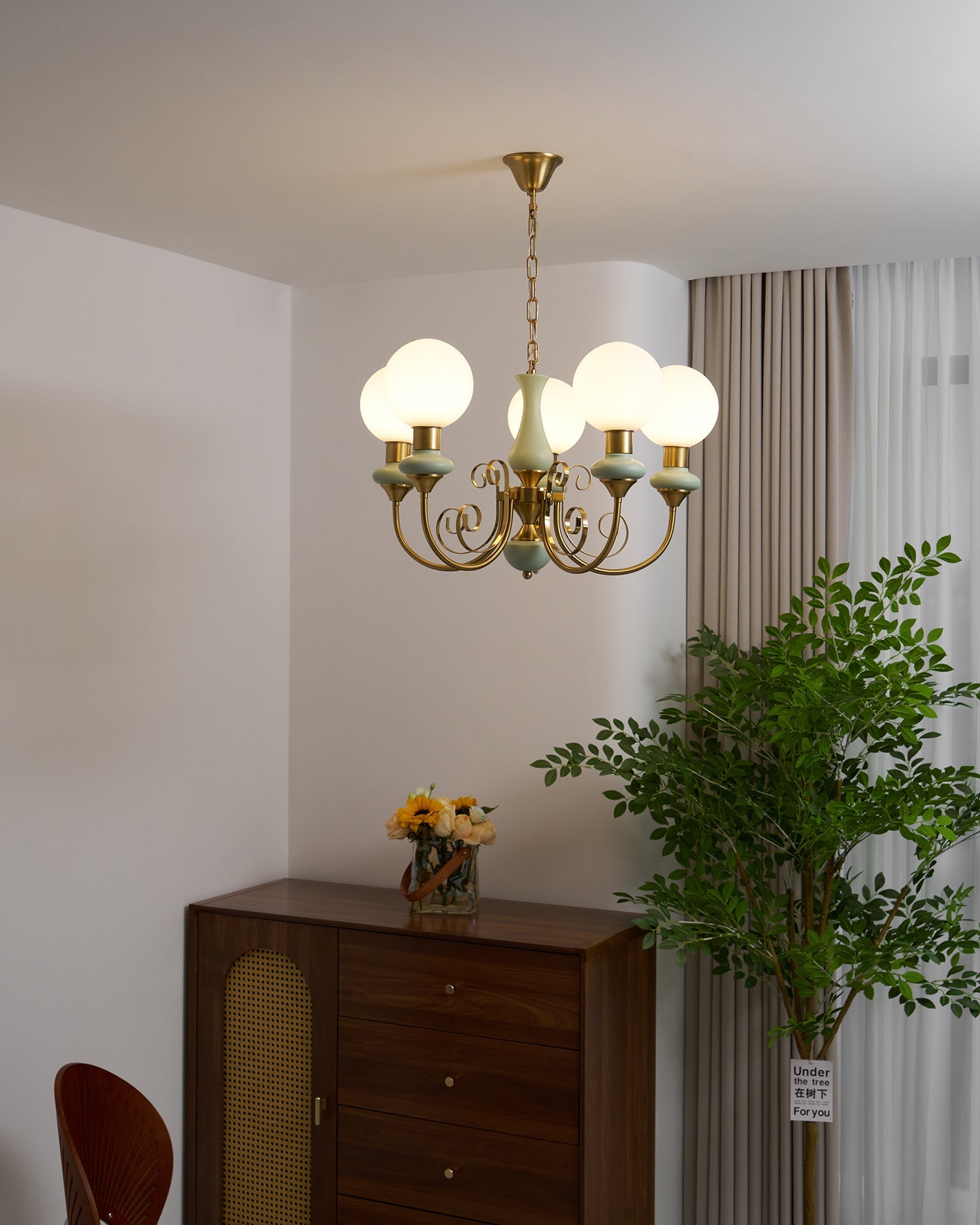 Lustra Chandelier Green Shades Gold Curved Arms - Neutral Decor