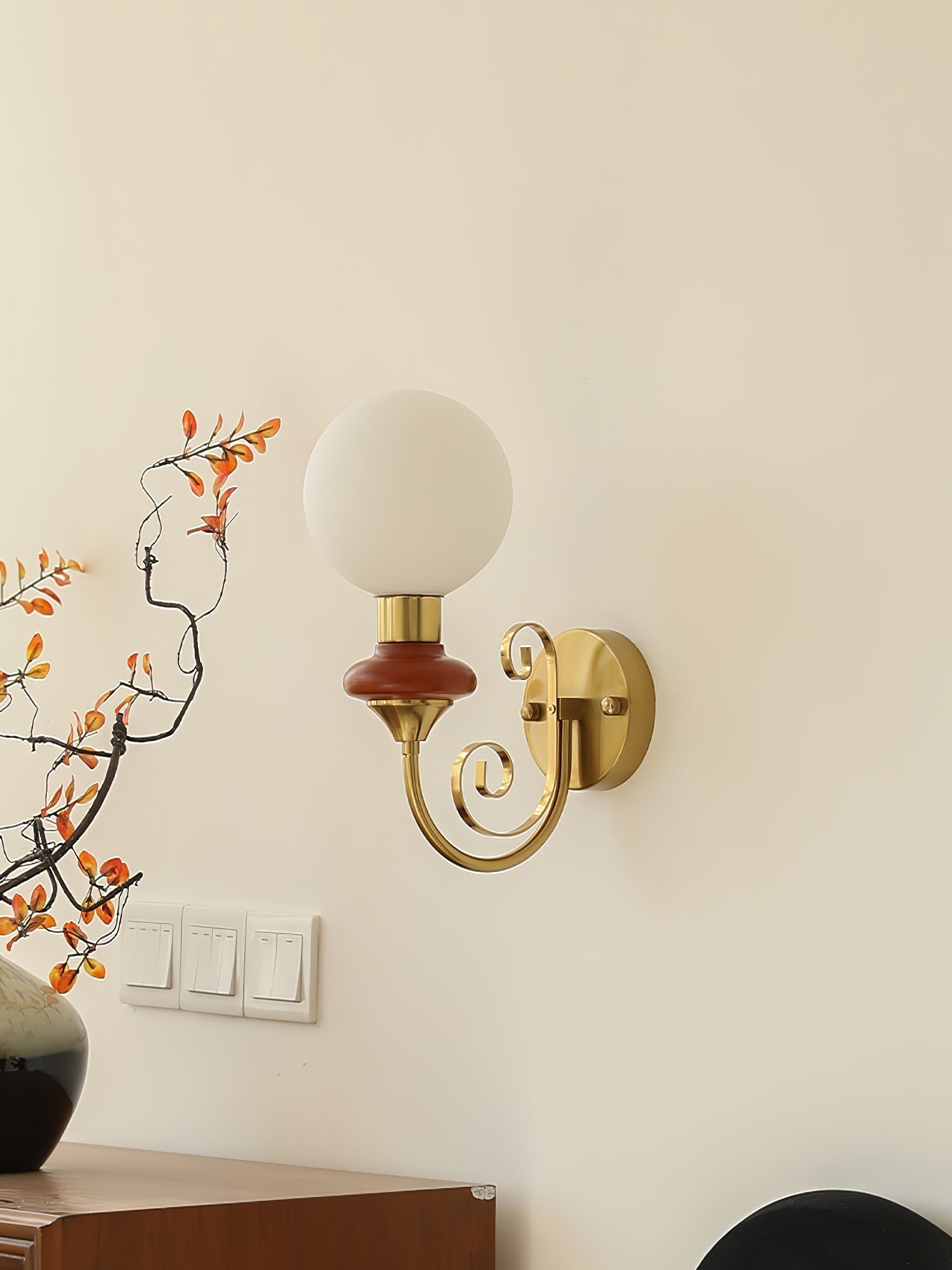 Whirl Chic Plug-in Wall Lamp