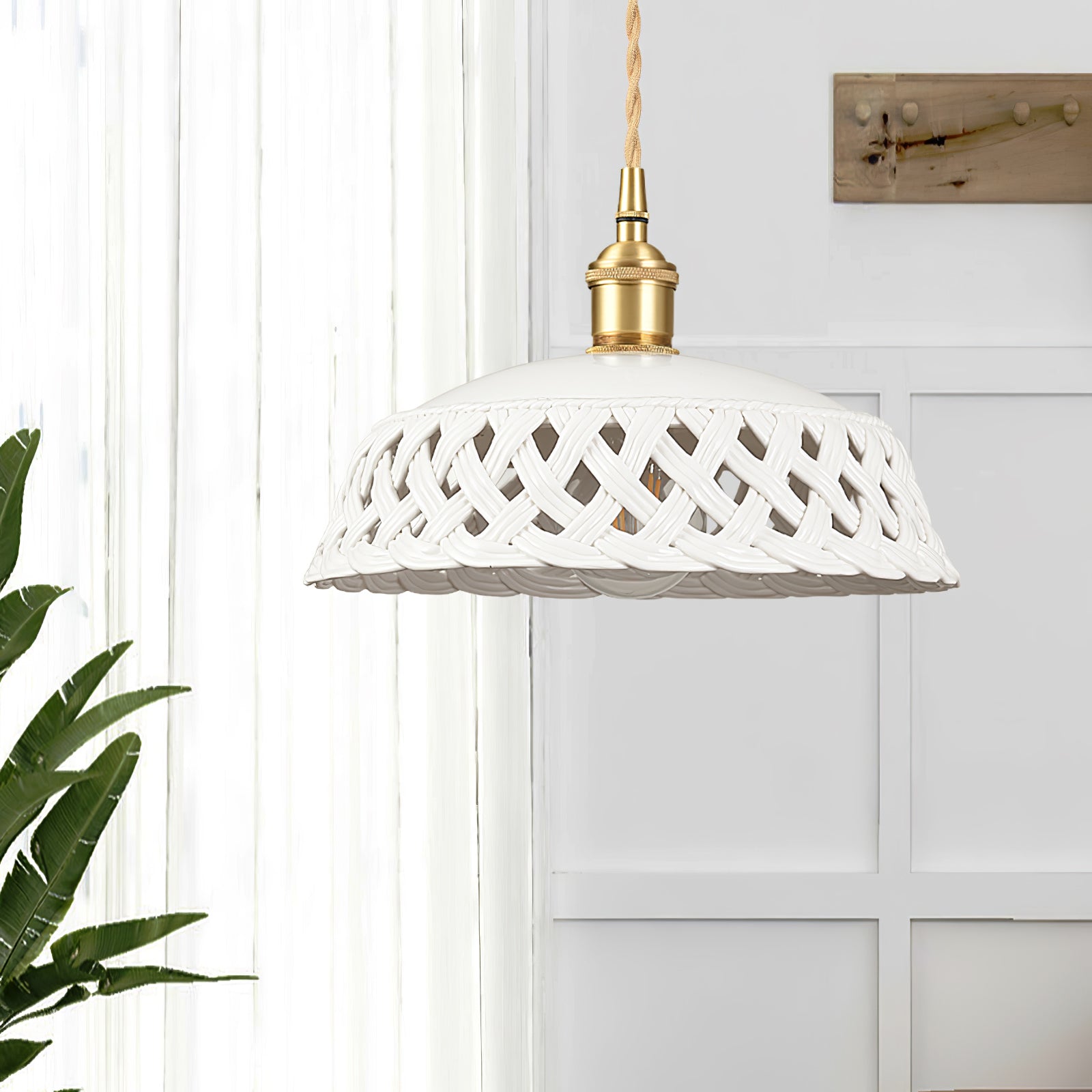 Seluna Ceramic Pendant Light