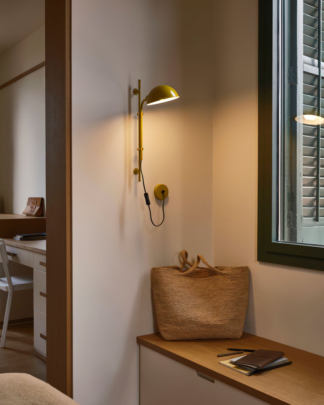 Evynor Premium Nordic Art Wall Lamp