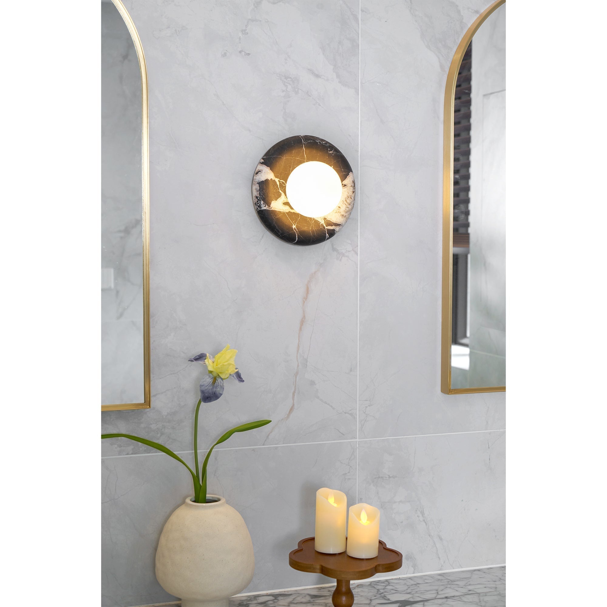 Uvinos Wall Lamp