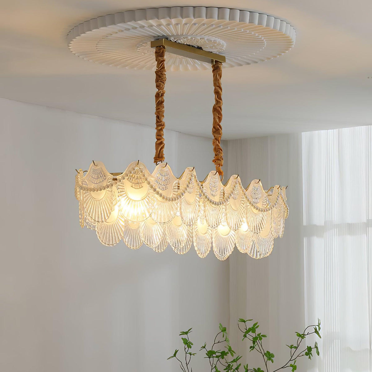 Liorelelle Chandelier Pearl Glass Shell