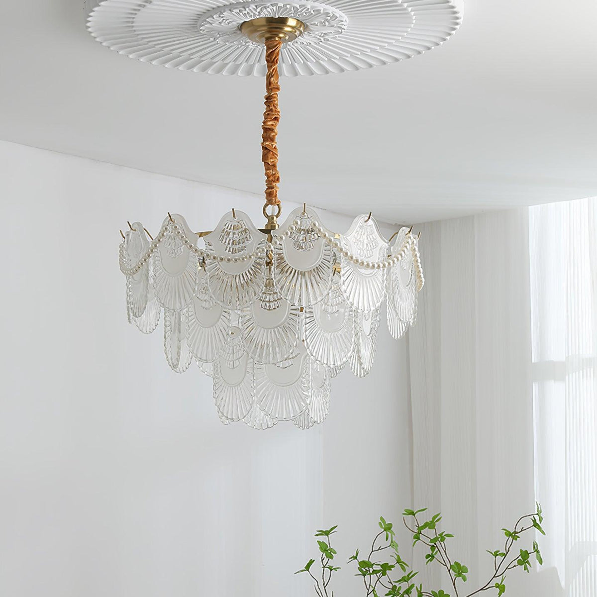 Liorelelle Chandelier Pearl Glass Shell
