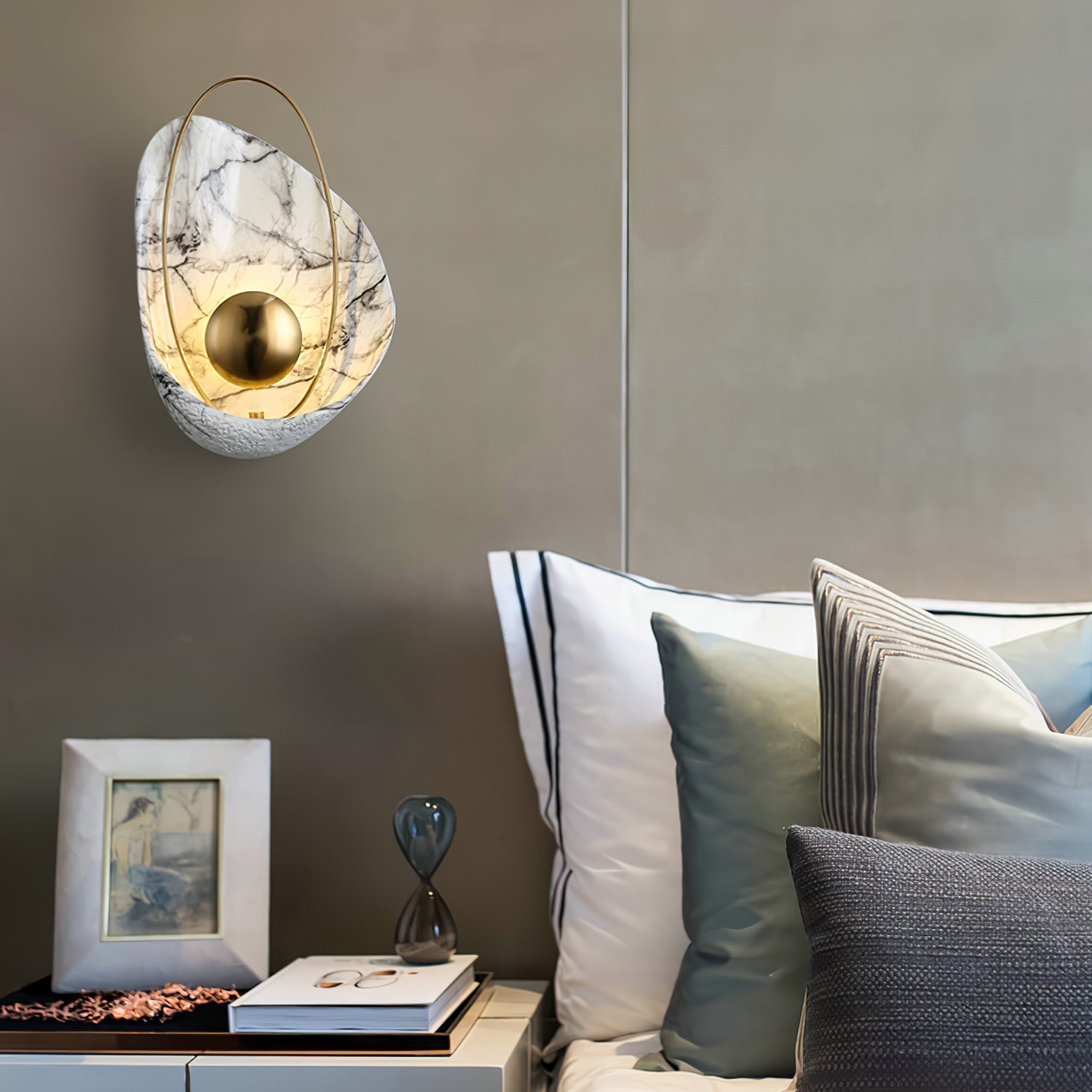 Vethaora Premium Nordic Art Pearl Resin Wall Lamp