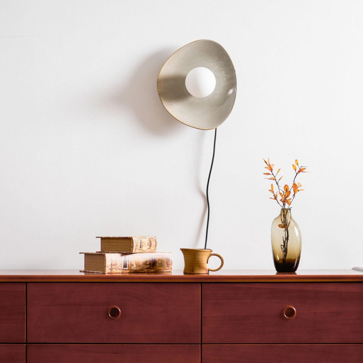 Lioruiella Pebble Disc Plug-in Ceramics Glass Wall Light
