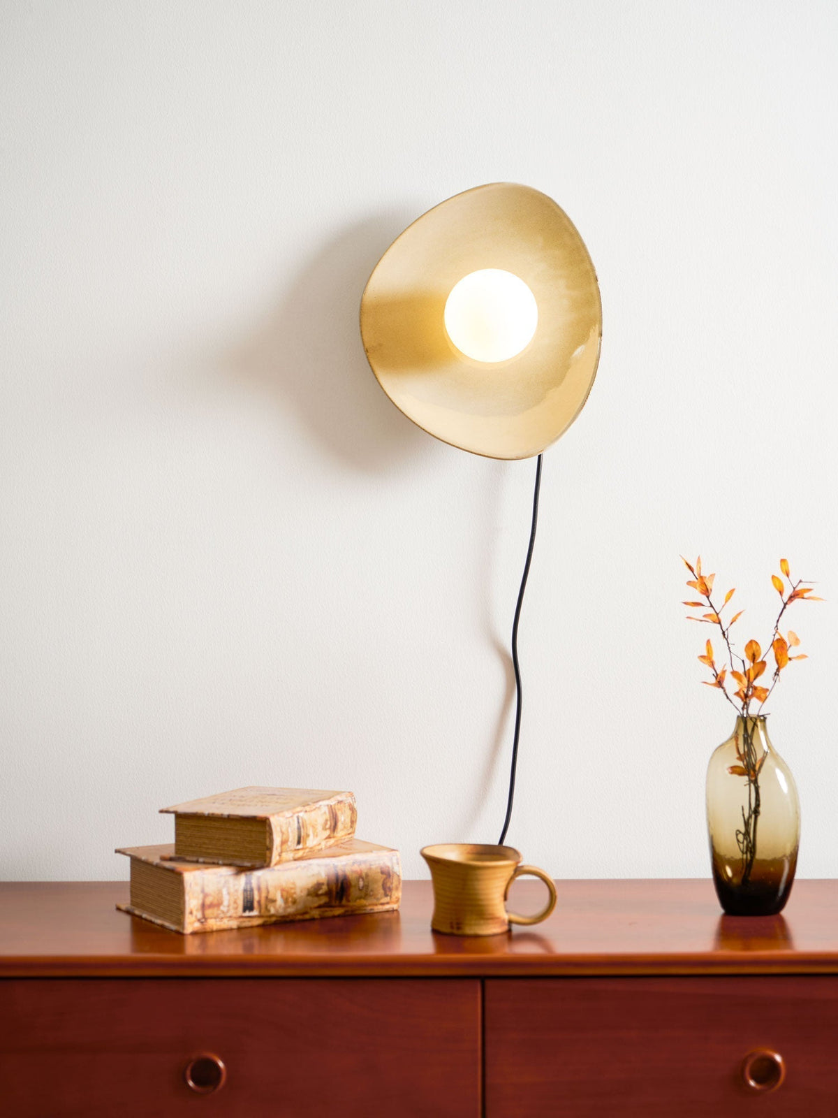 Lioruiella Pebble Disc Plug-in Ceramics Glass Wall Light