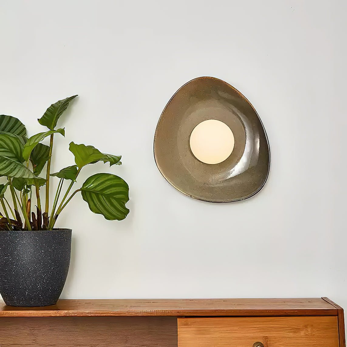 Ertalila Elegance Pebble Disc Ceramics Wall Light