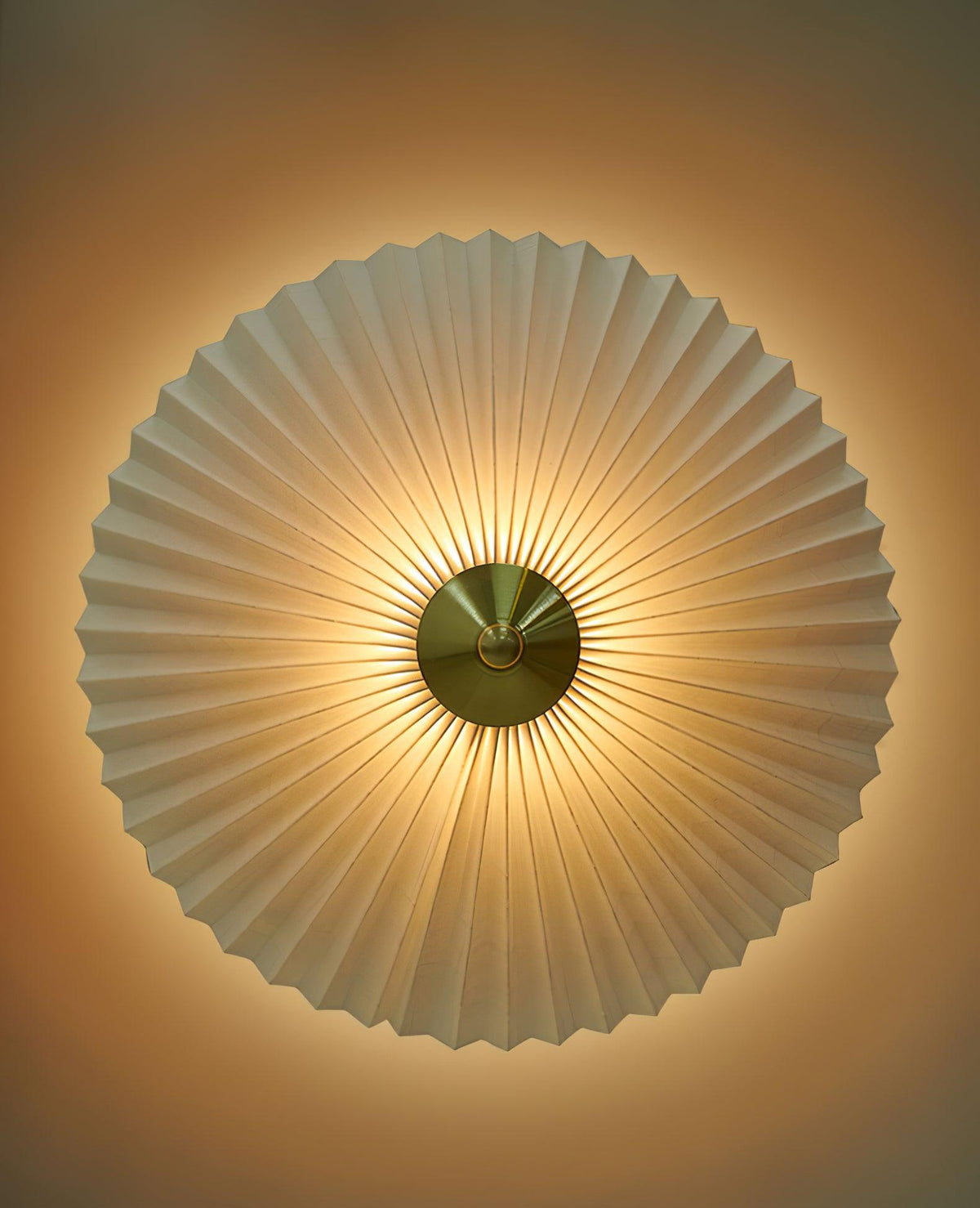 Camirir Pleated Umbrella Table Lamp