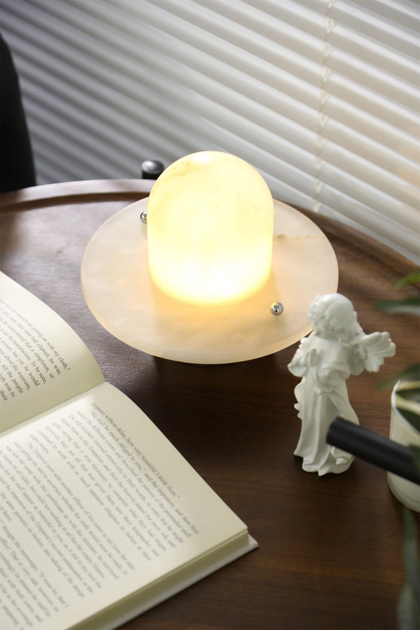 Dyxlen Table Lamp