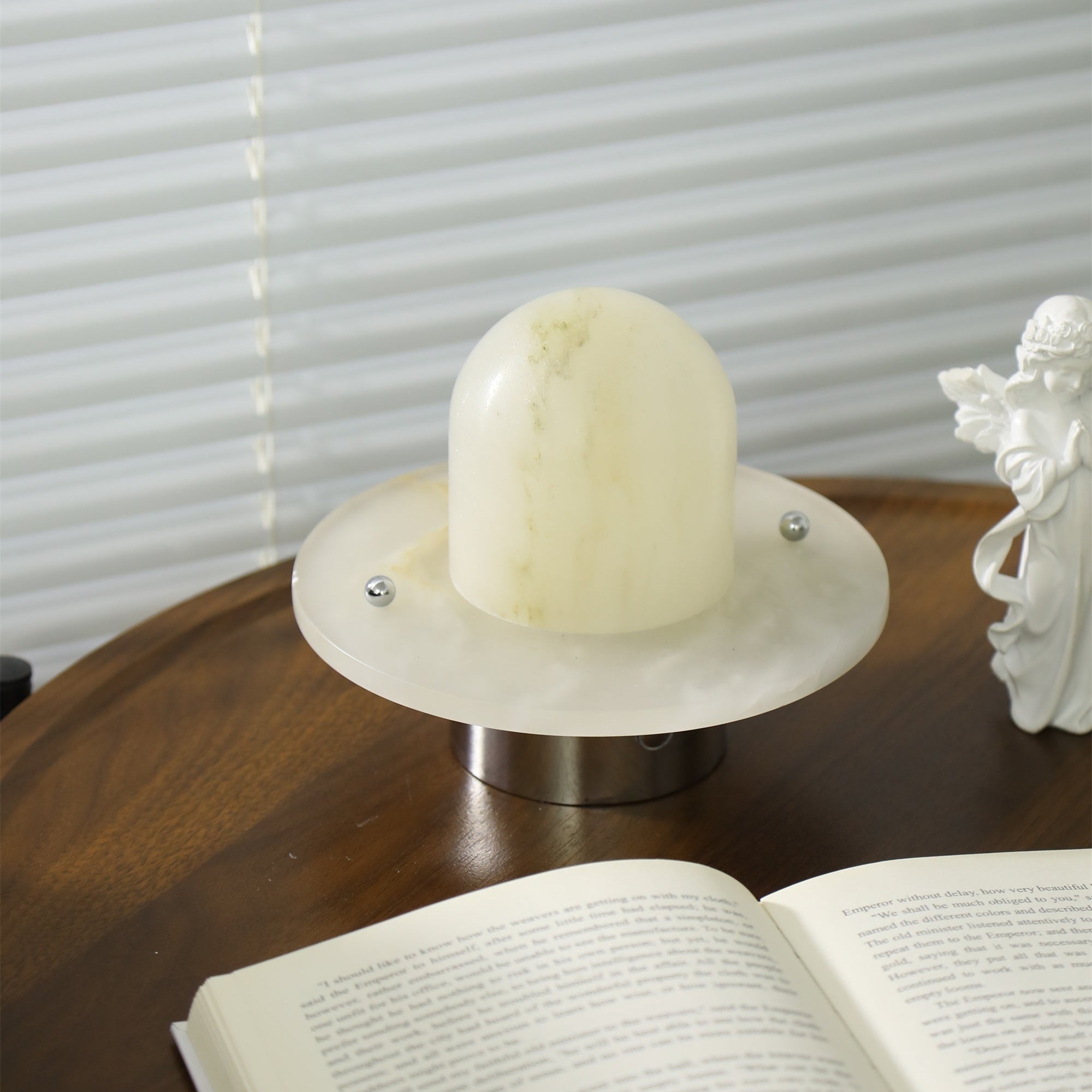 Dyxlen Table Lamp