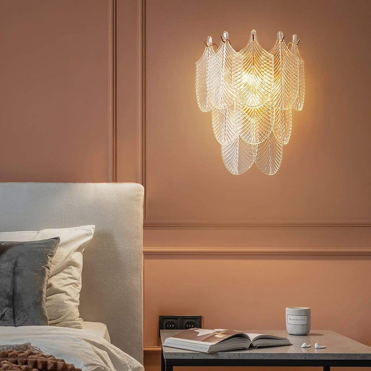 Eveno Metal Glass Leaf-inspired Wall Sconce