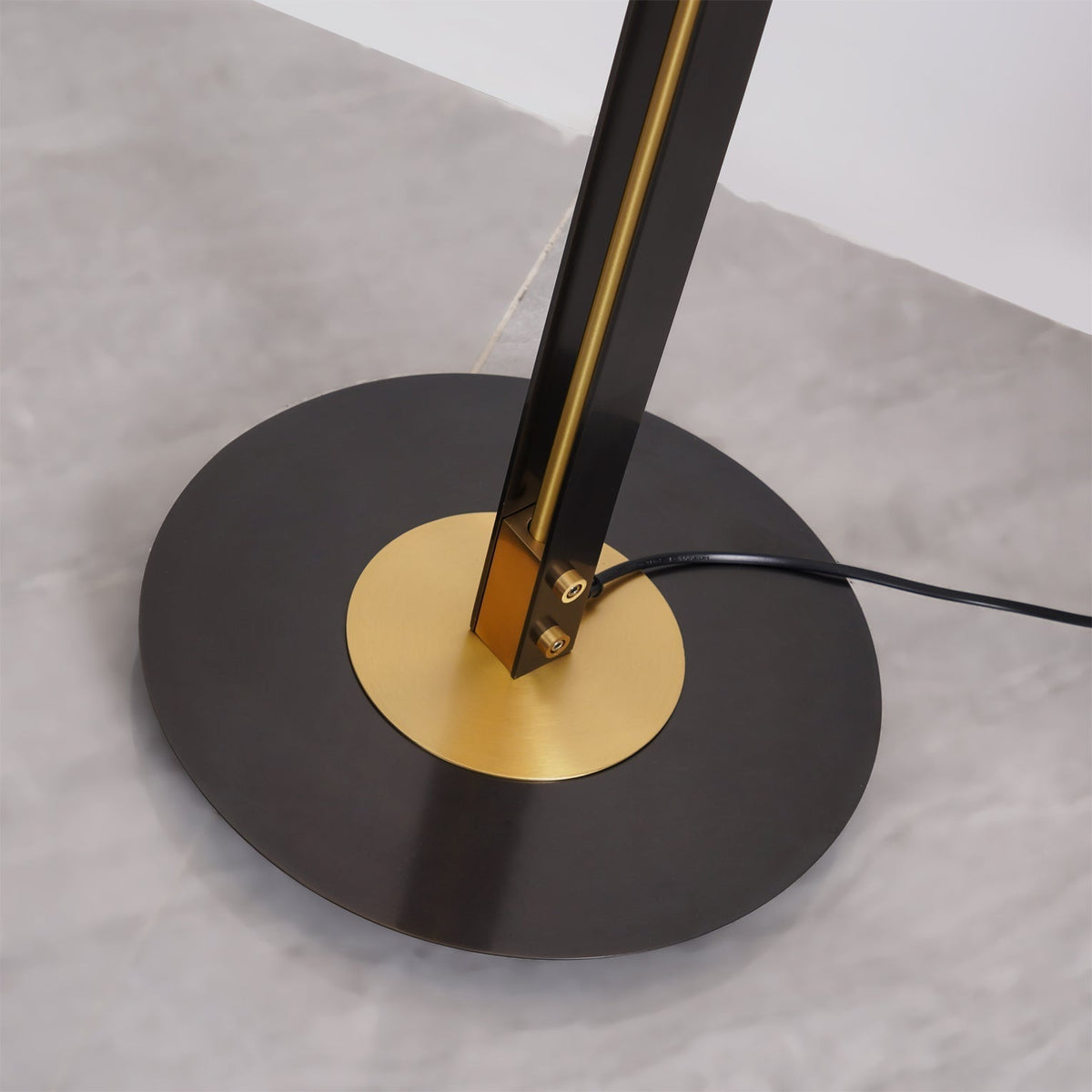 Eireneria Elegant Glass Floor Lamp