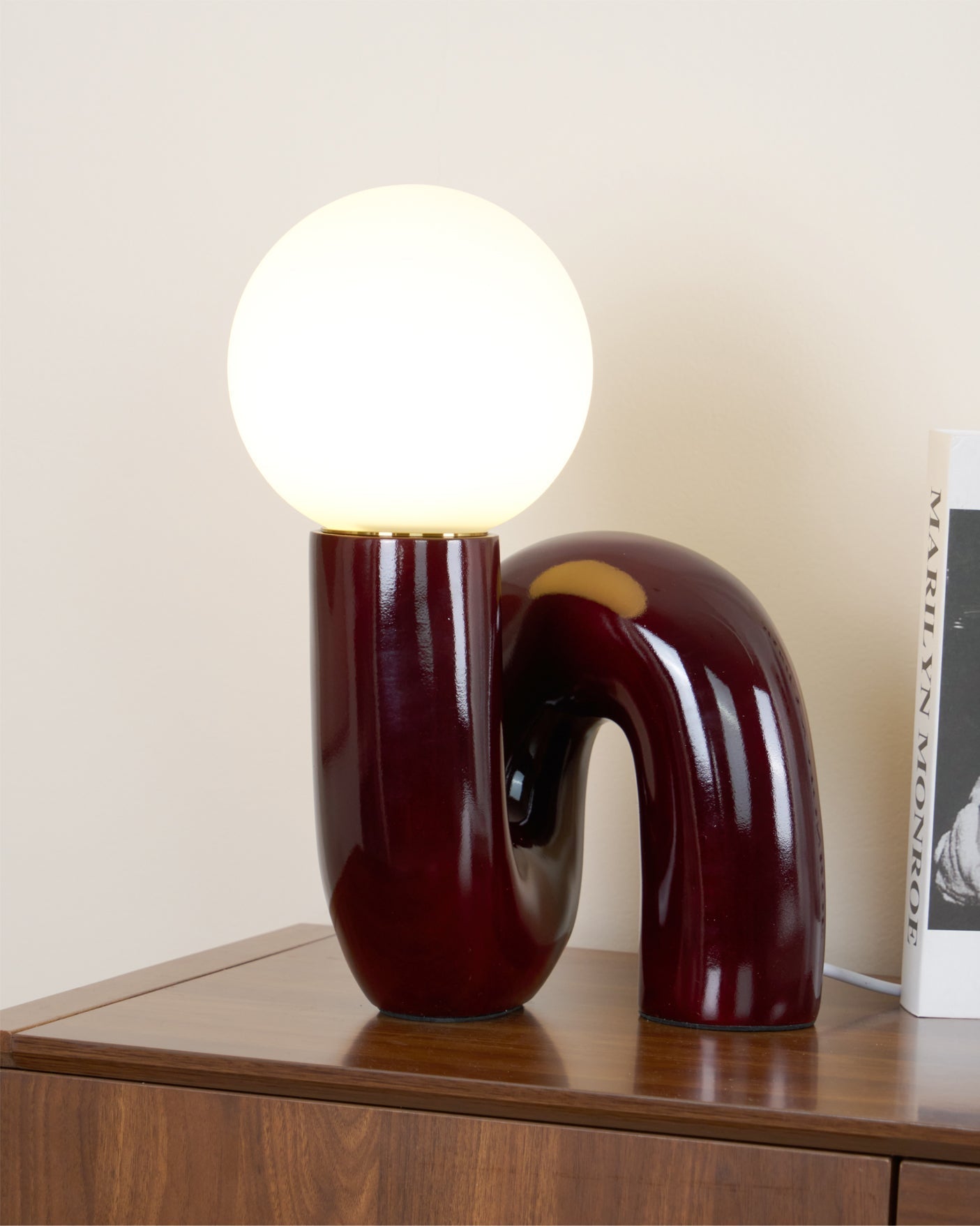Soreeon Lamp Playful N Shape All White