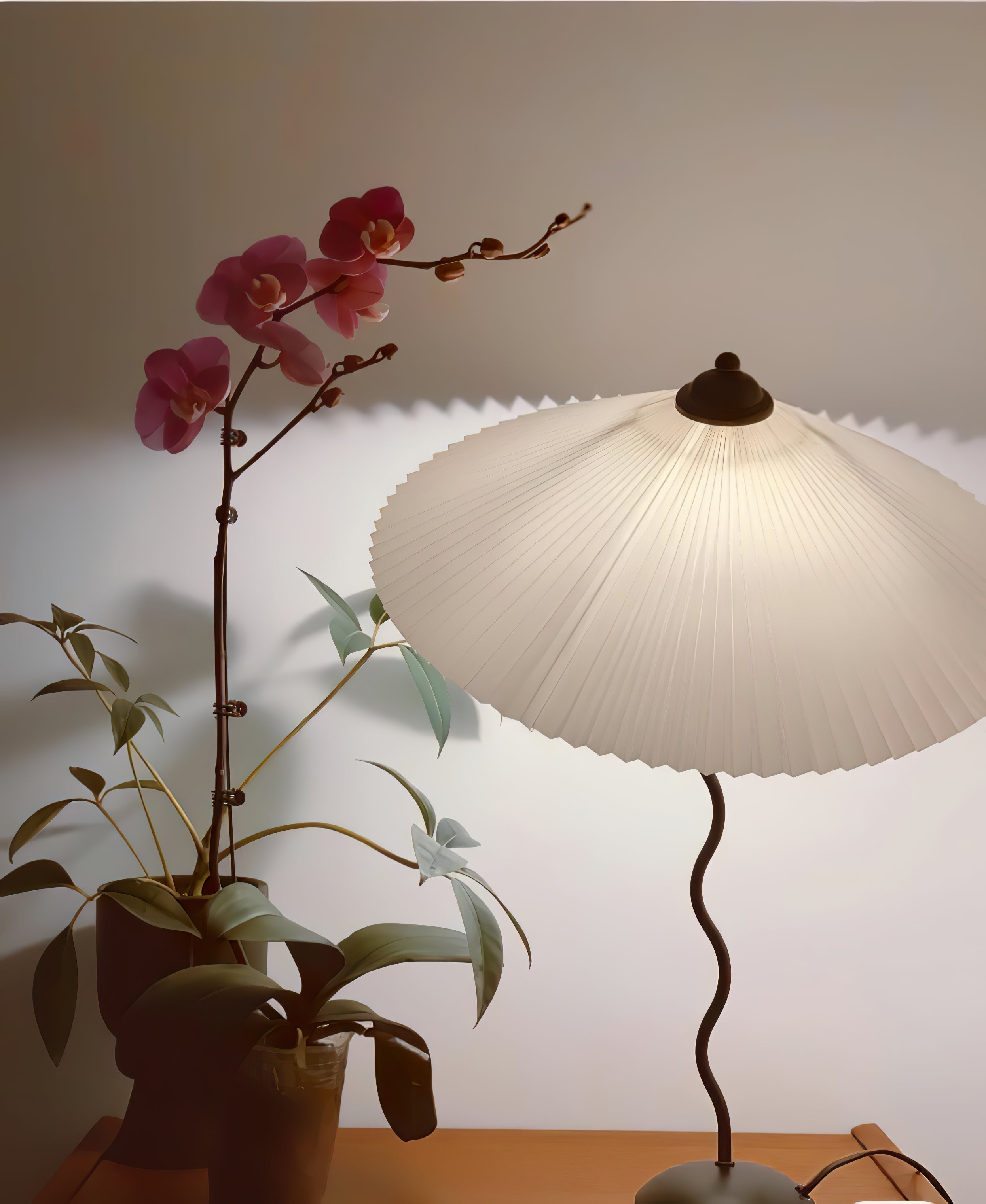 Krenis Fabric Artistic Table Lamp