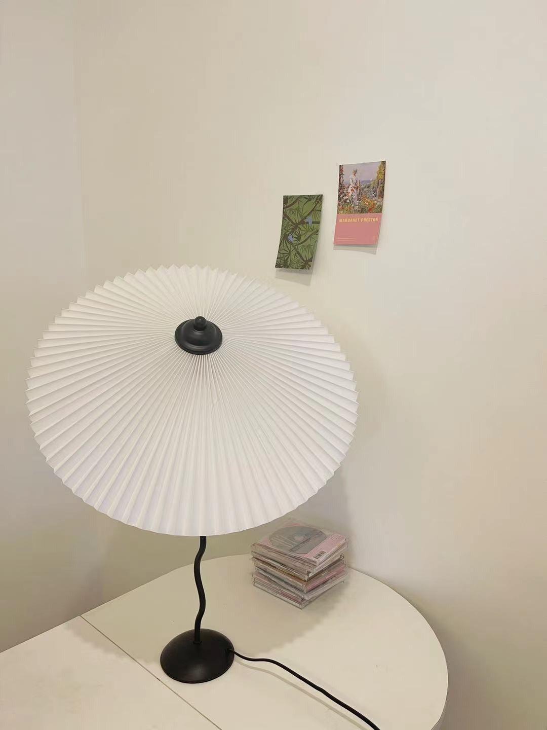 Krenis Fabric Artistic Table Lamp
