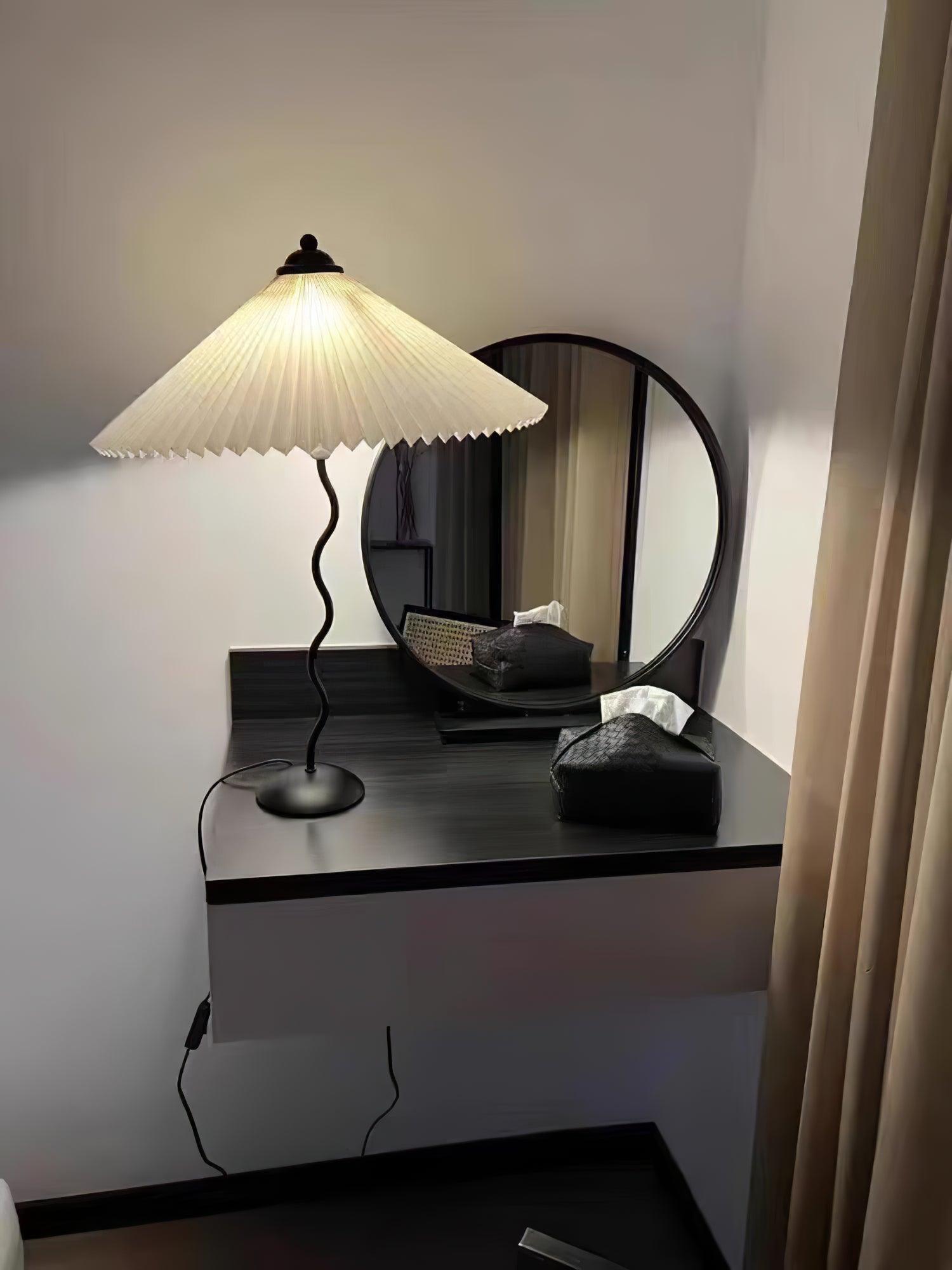 Krenis Fabric Artistic Table Lamp